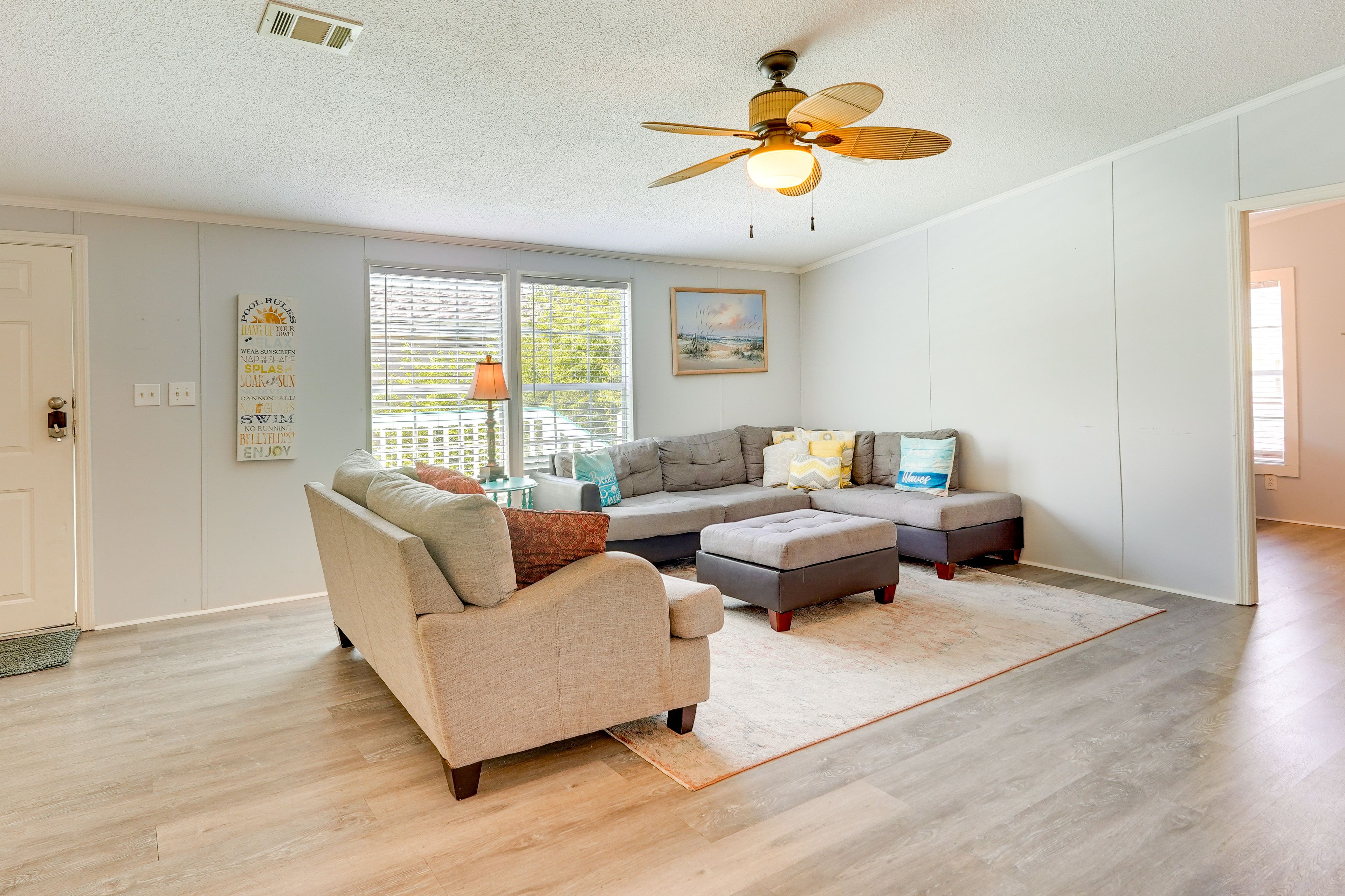 Living Room | Free WiFi | Central A/C
