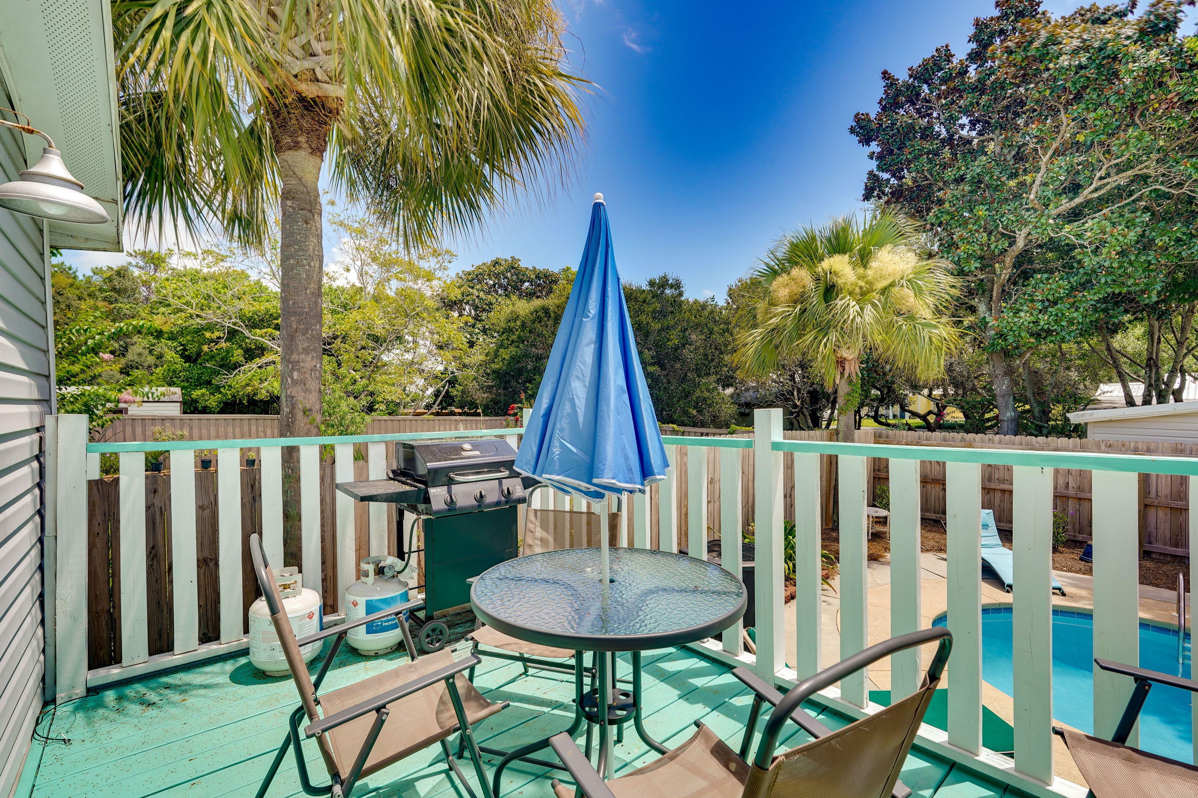 Private Deck | Gas Grill | Outdoor Dining