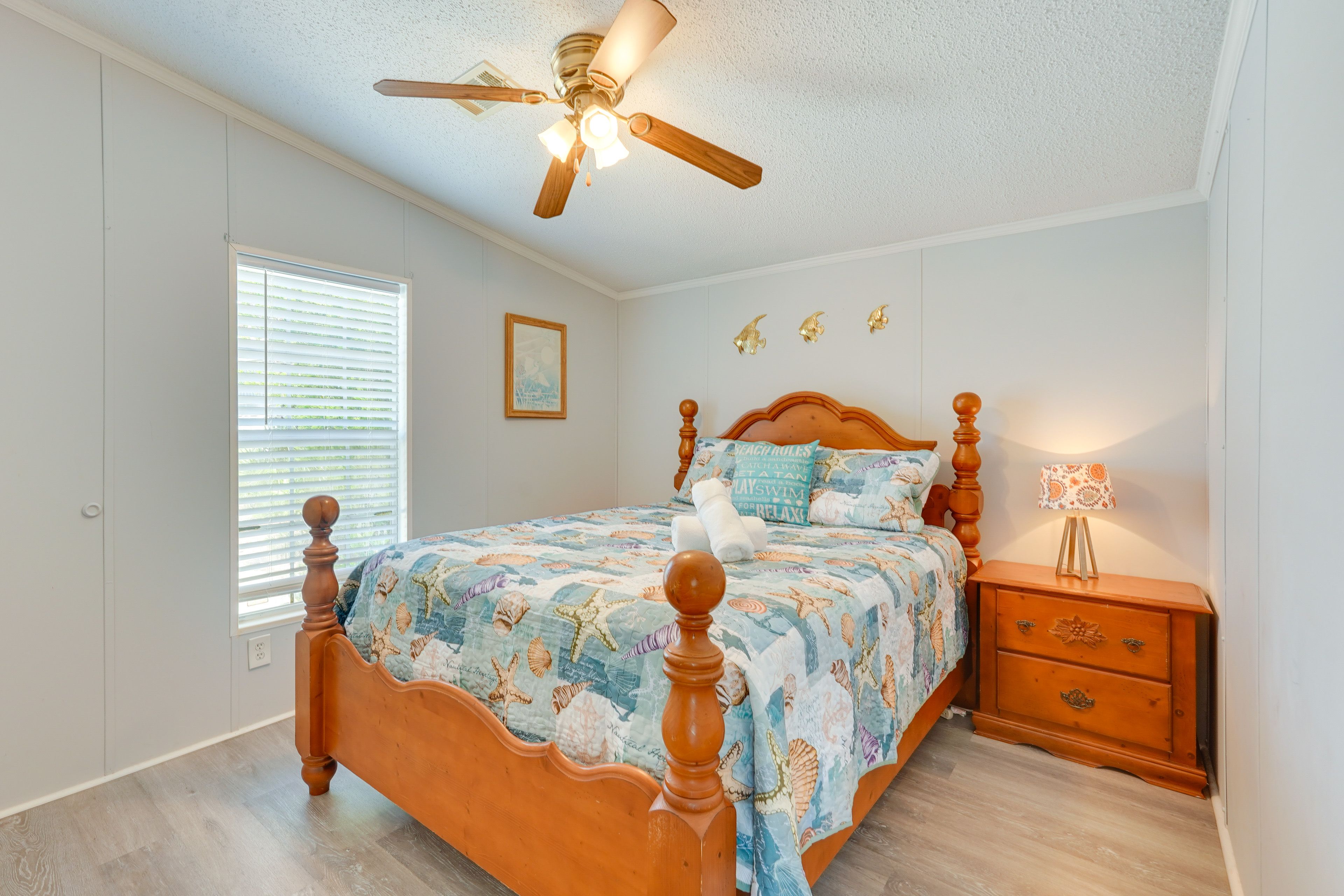 Bedroom 2 | Queen Bed