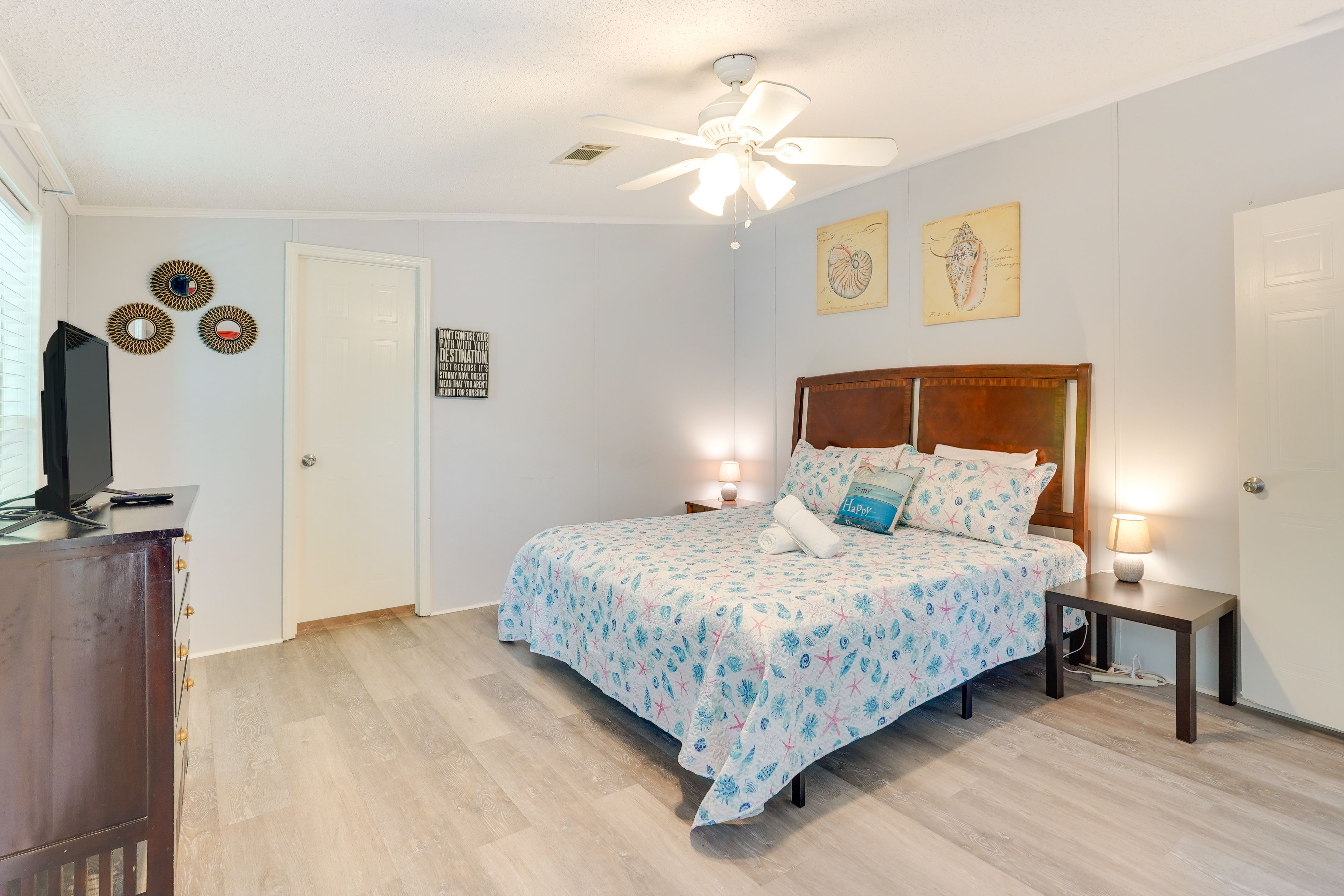 Bedroom 1 | King Bed