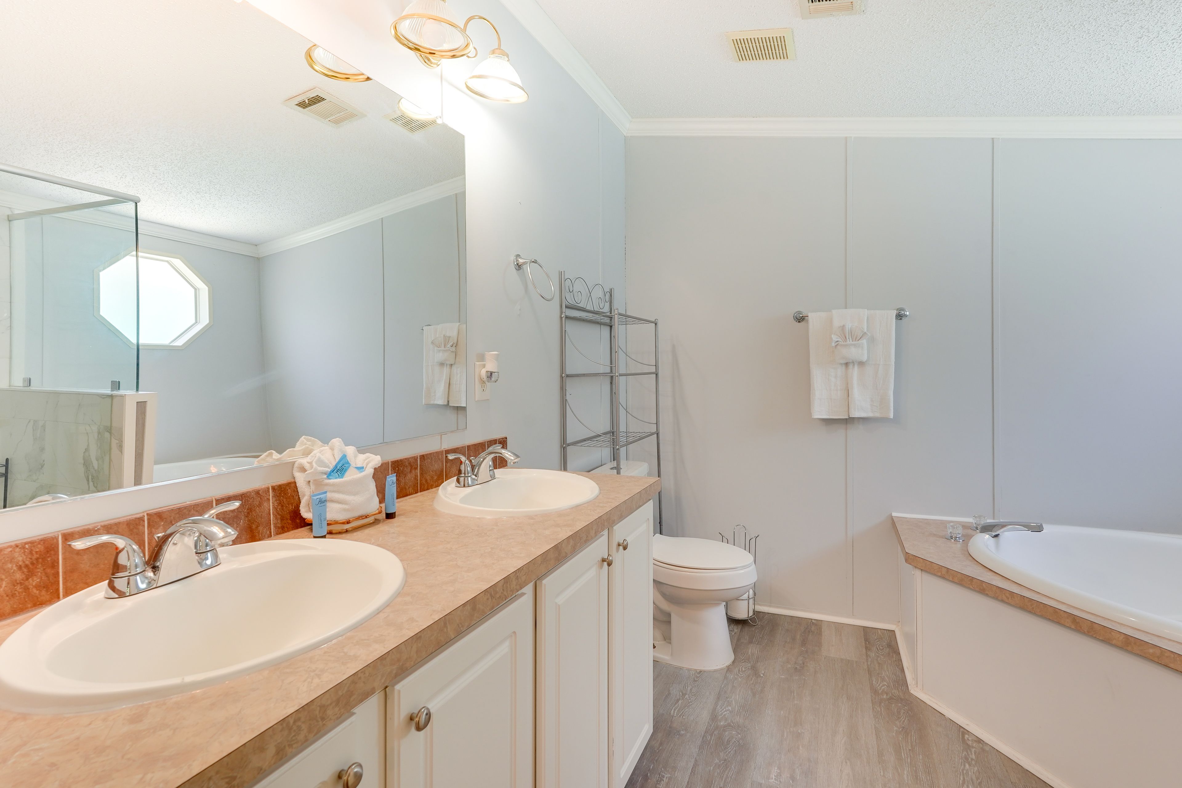 Bathroom | Towels Provided