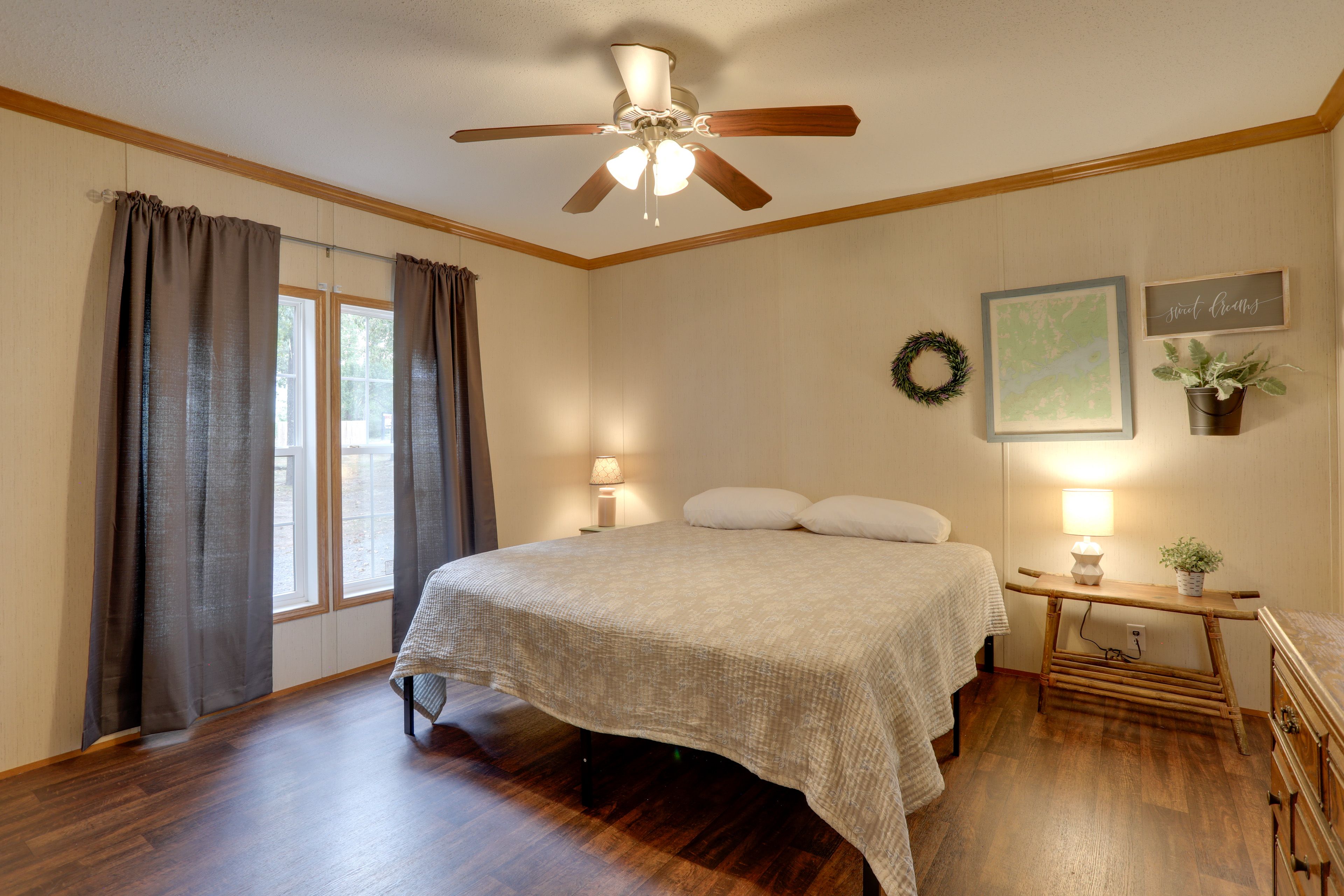 Bedroom 1 | King Bed | Linens