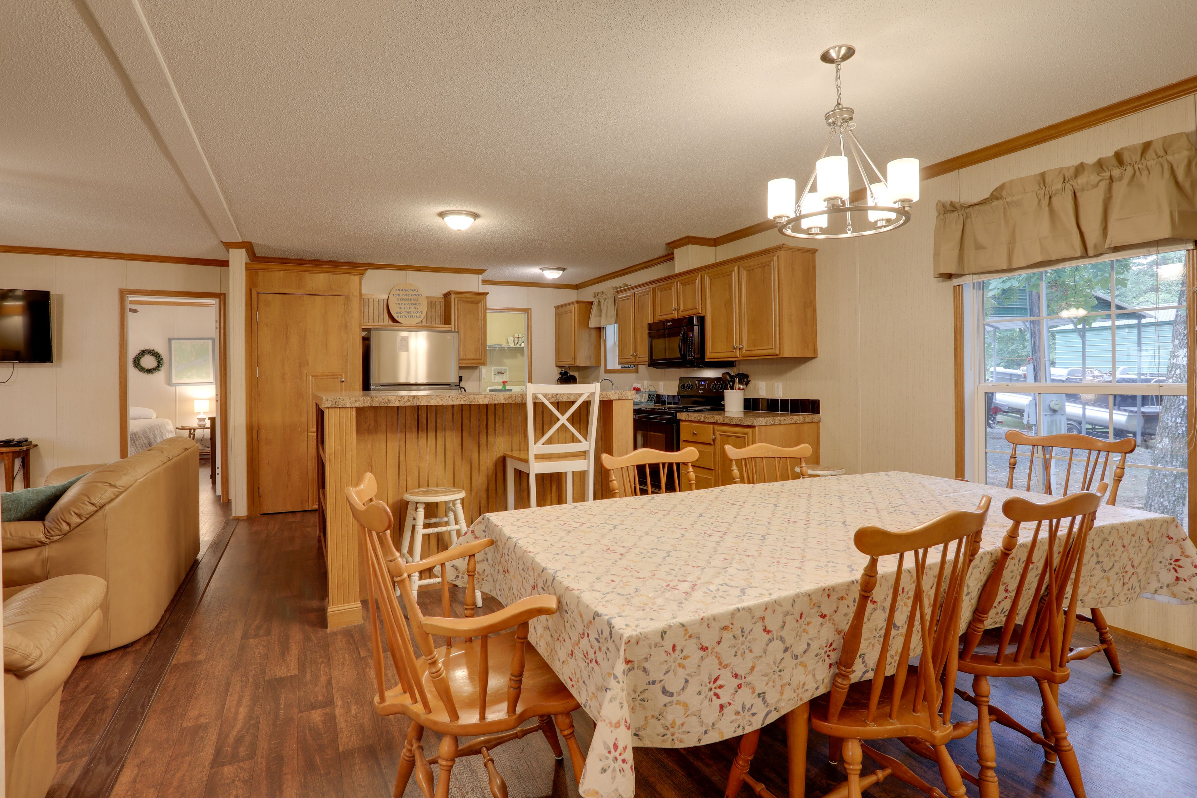 Dining Area | Dishware & Flatware