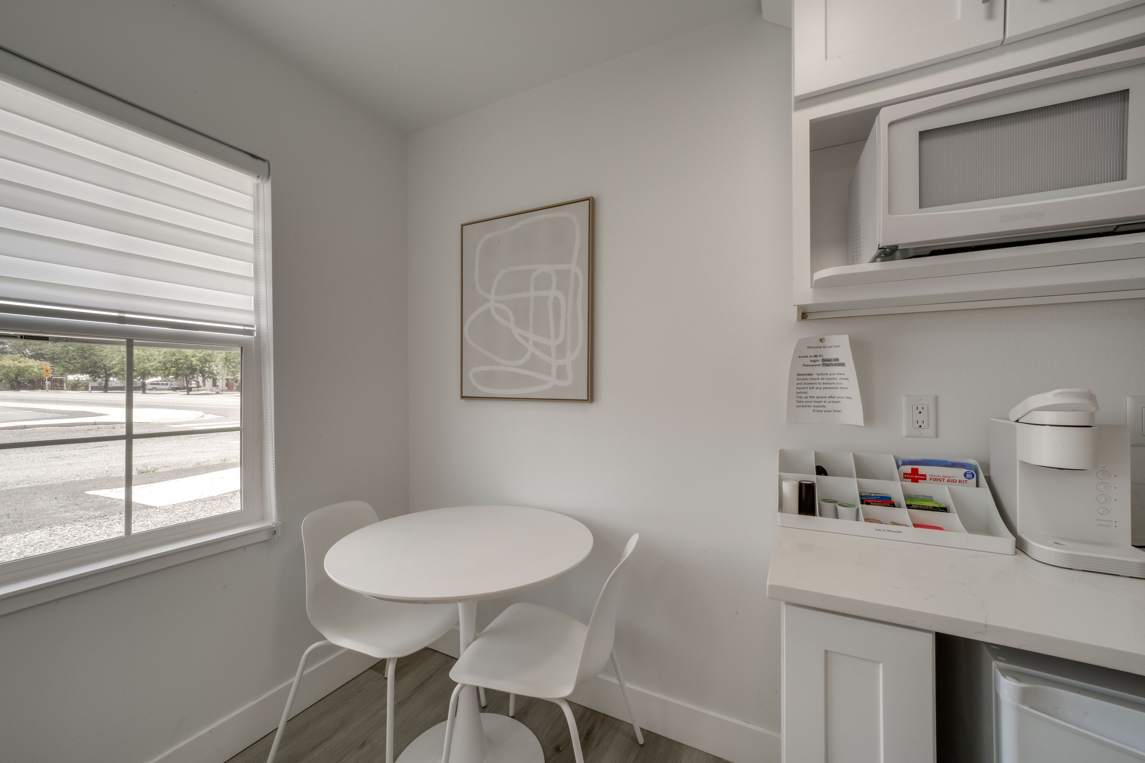 Dining Area | Dishware & Flatware | Central A/C & Heat