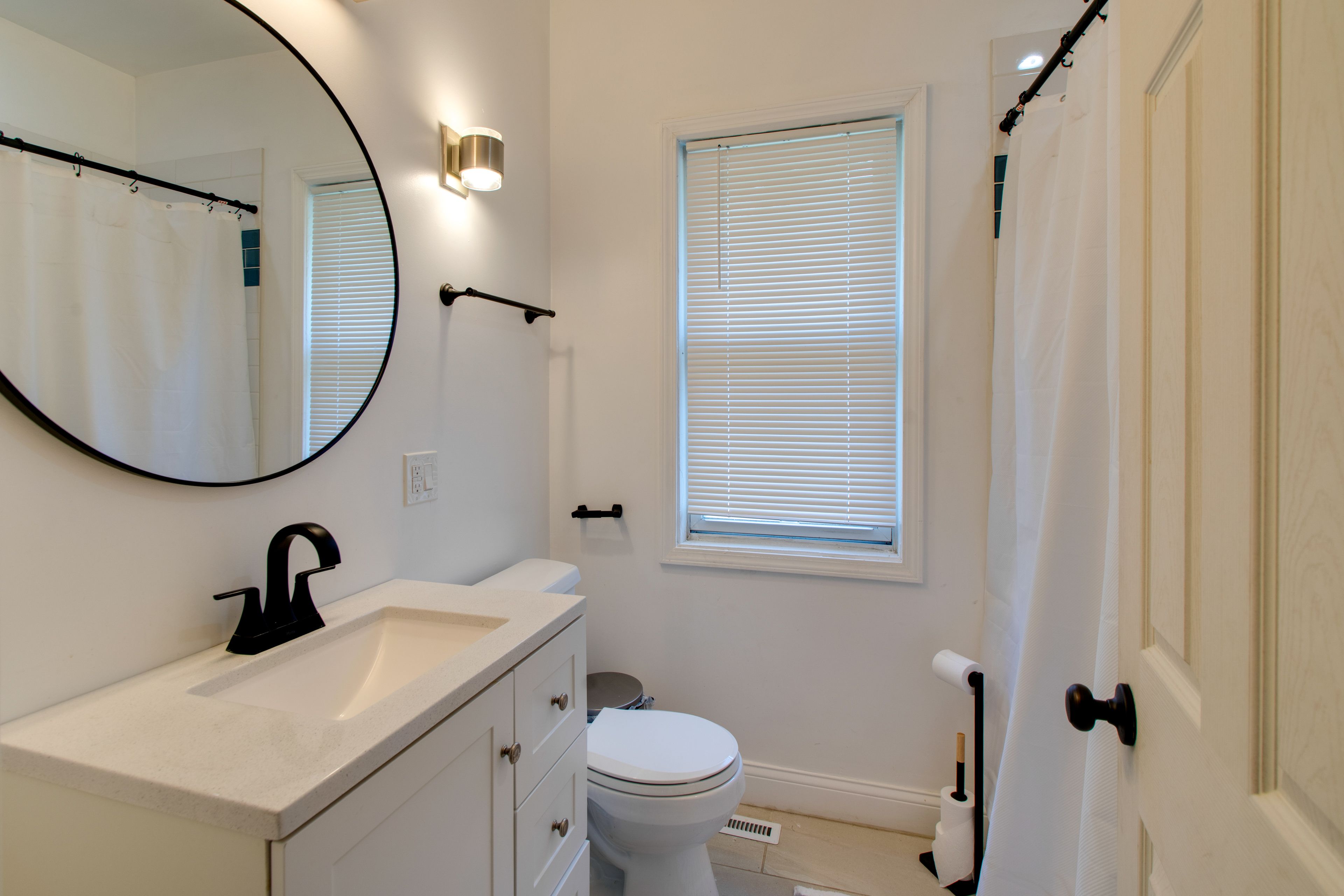Full Bathroom | 1st Floor