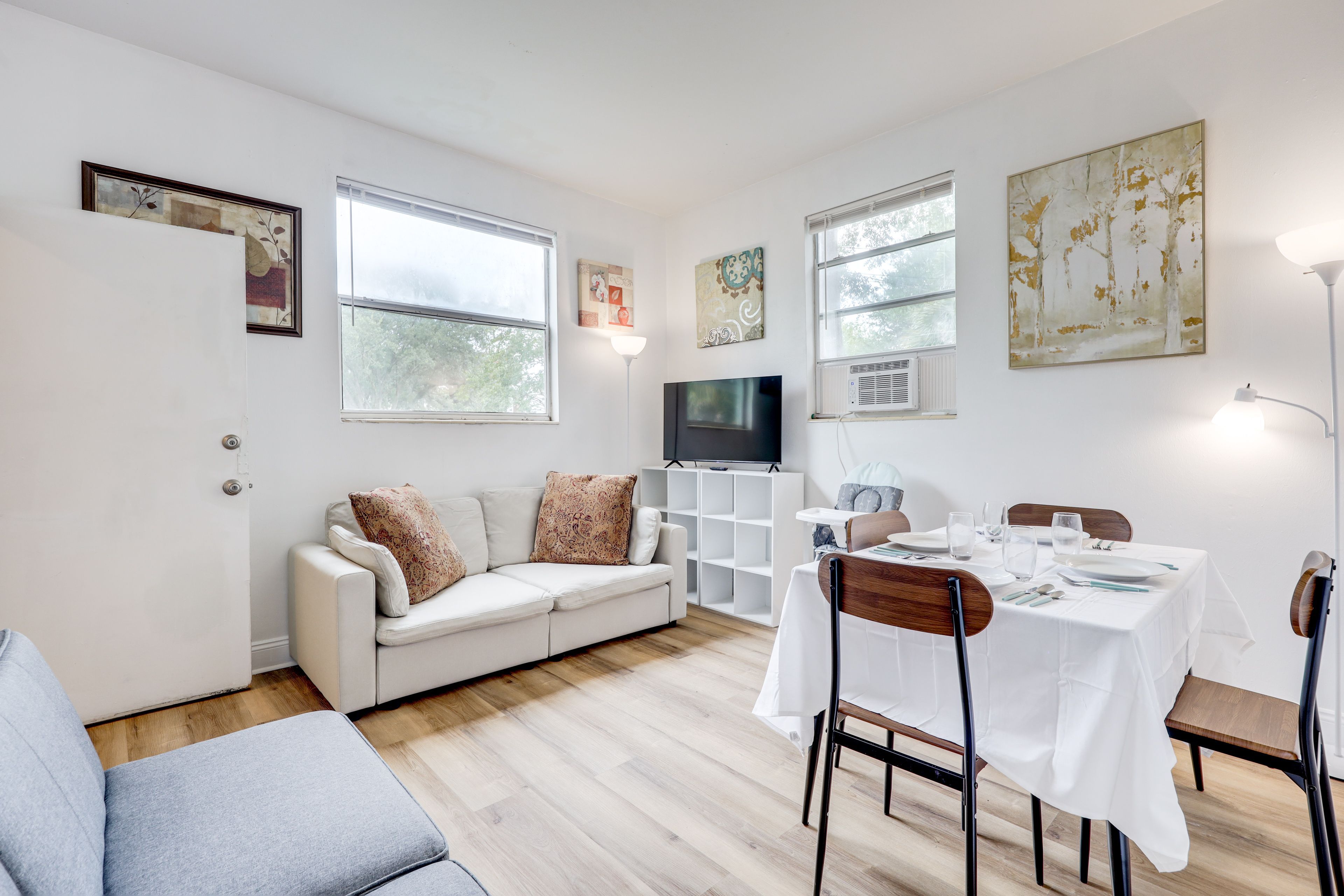 Jacksonville Vacation Rental | 1BR | 1BA | 4 Steps to Enter | 742 Sq Ft