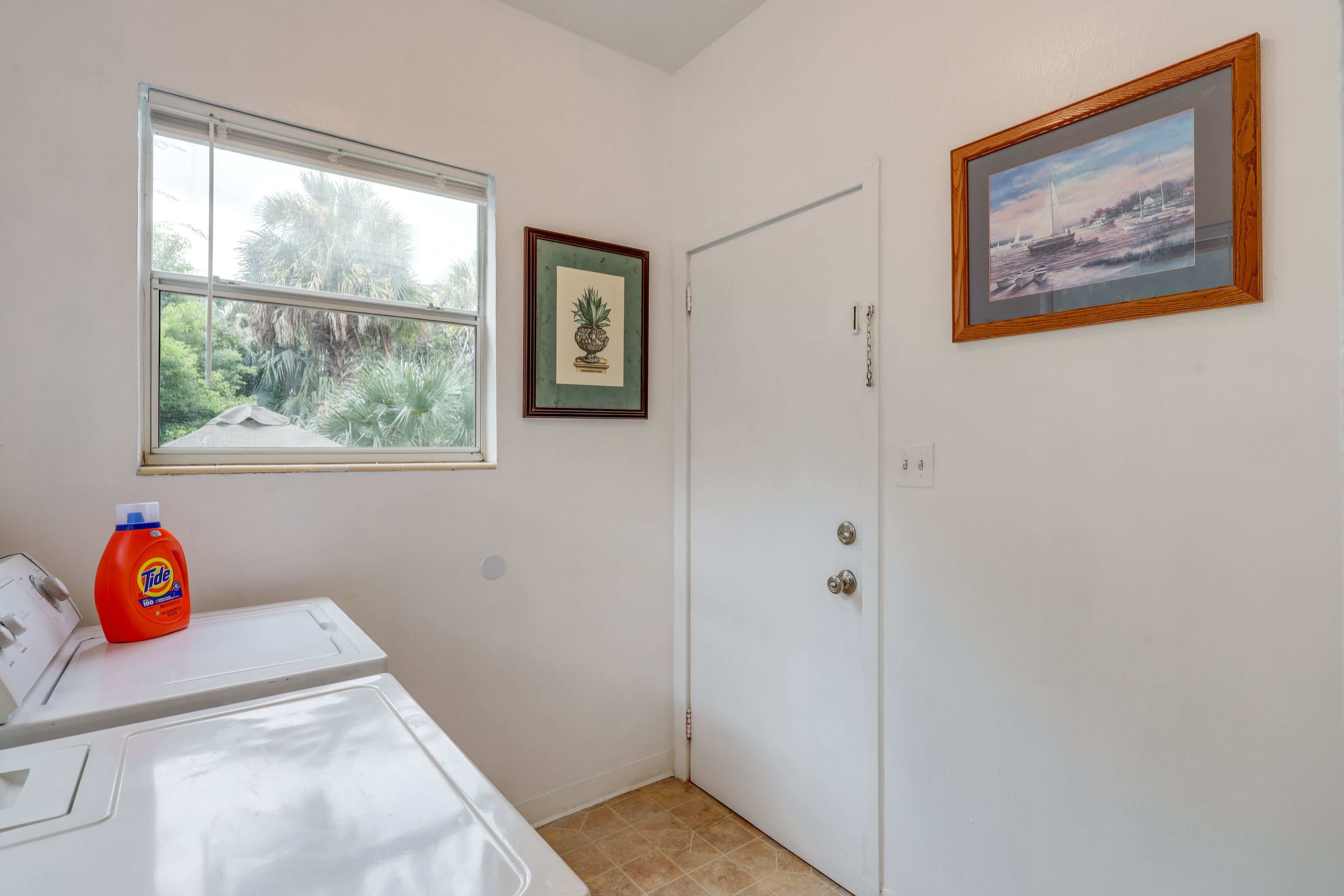 Laundry Area | Washer/Dryer