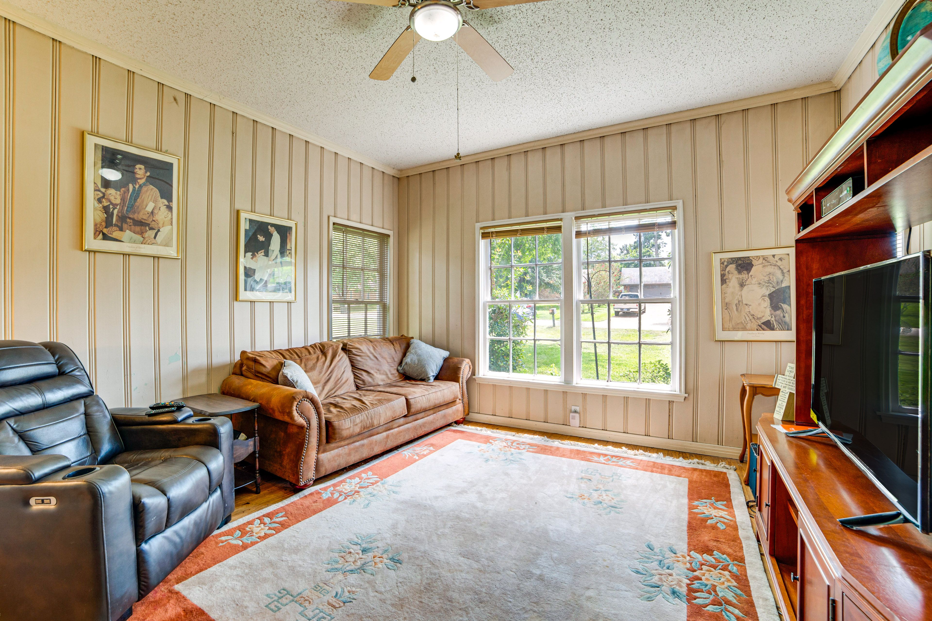 TV Room | Full Sleeper Sofa