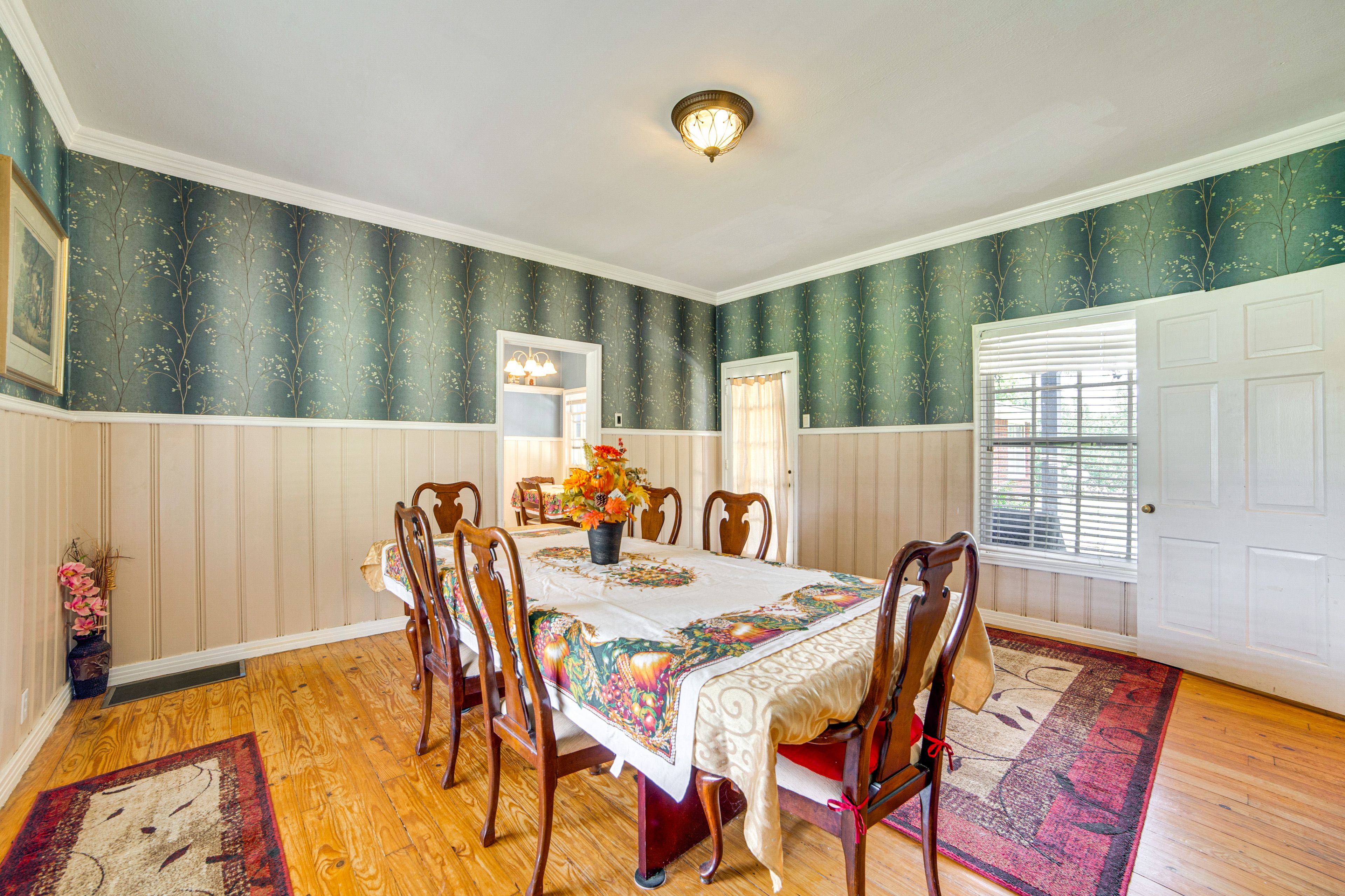 Formal Dining Room | Dishware & Flatware