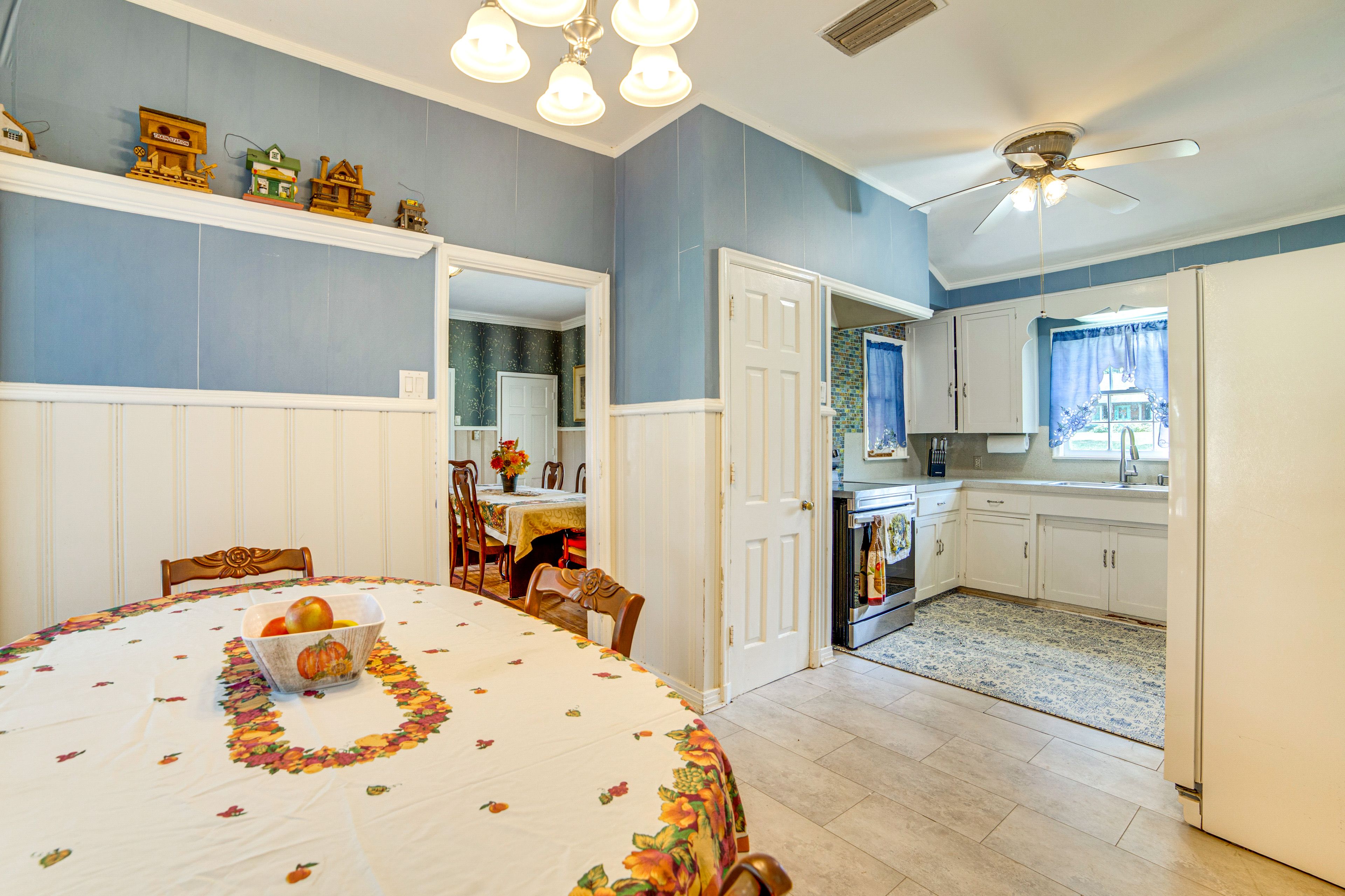 Dining Room | 2 Full Kitchens