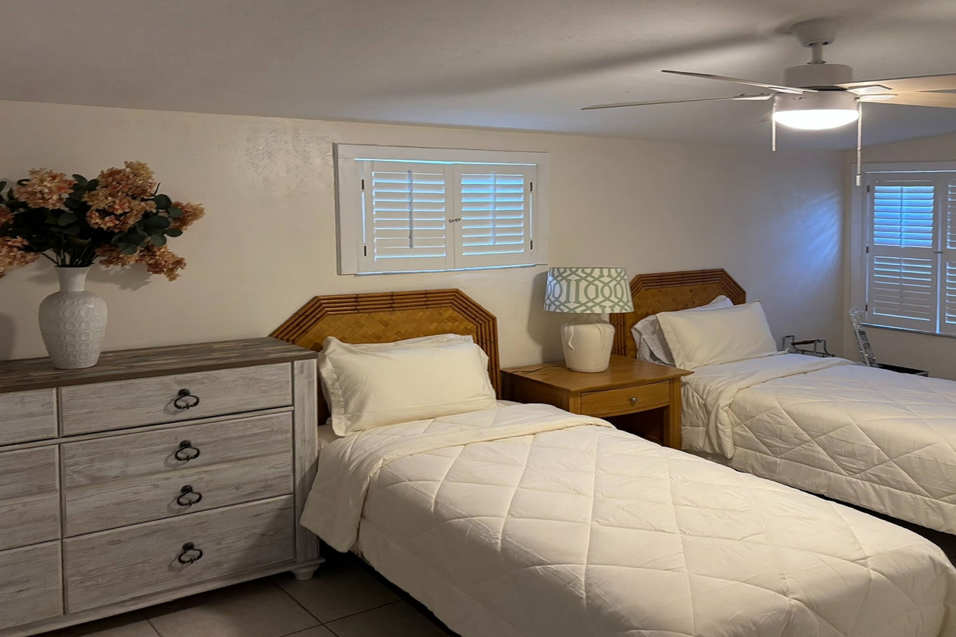Bedroom 2 | 2 Twin Beds