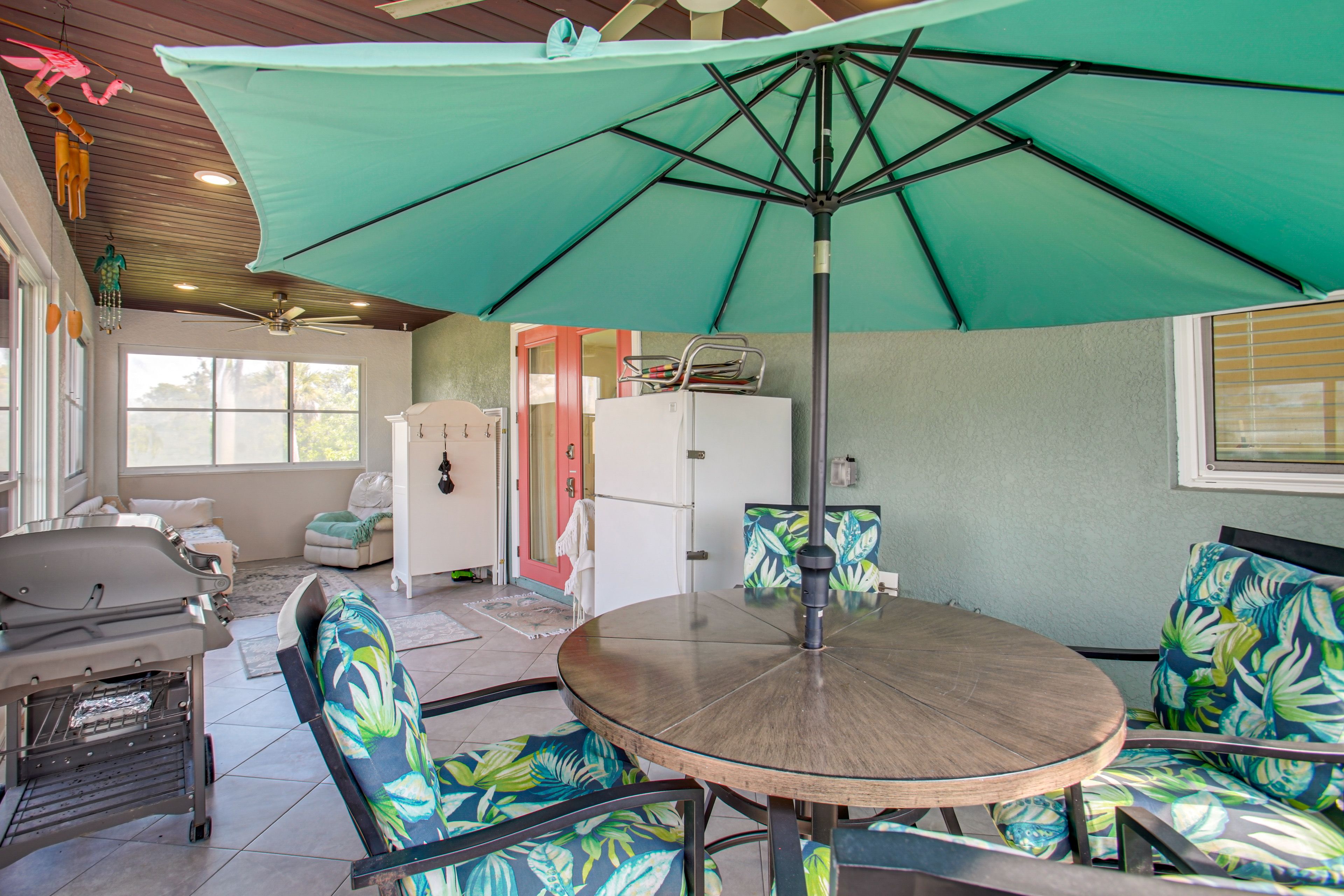 Sunroom | Outdoor Dining Area | Gas Grill