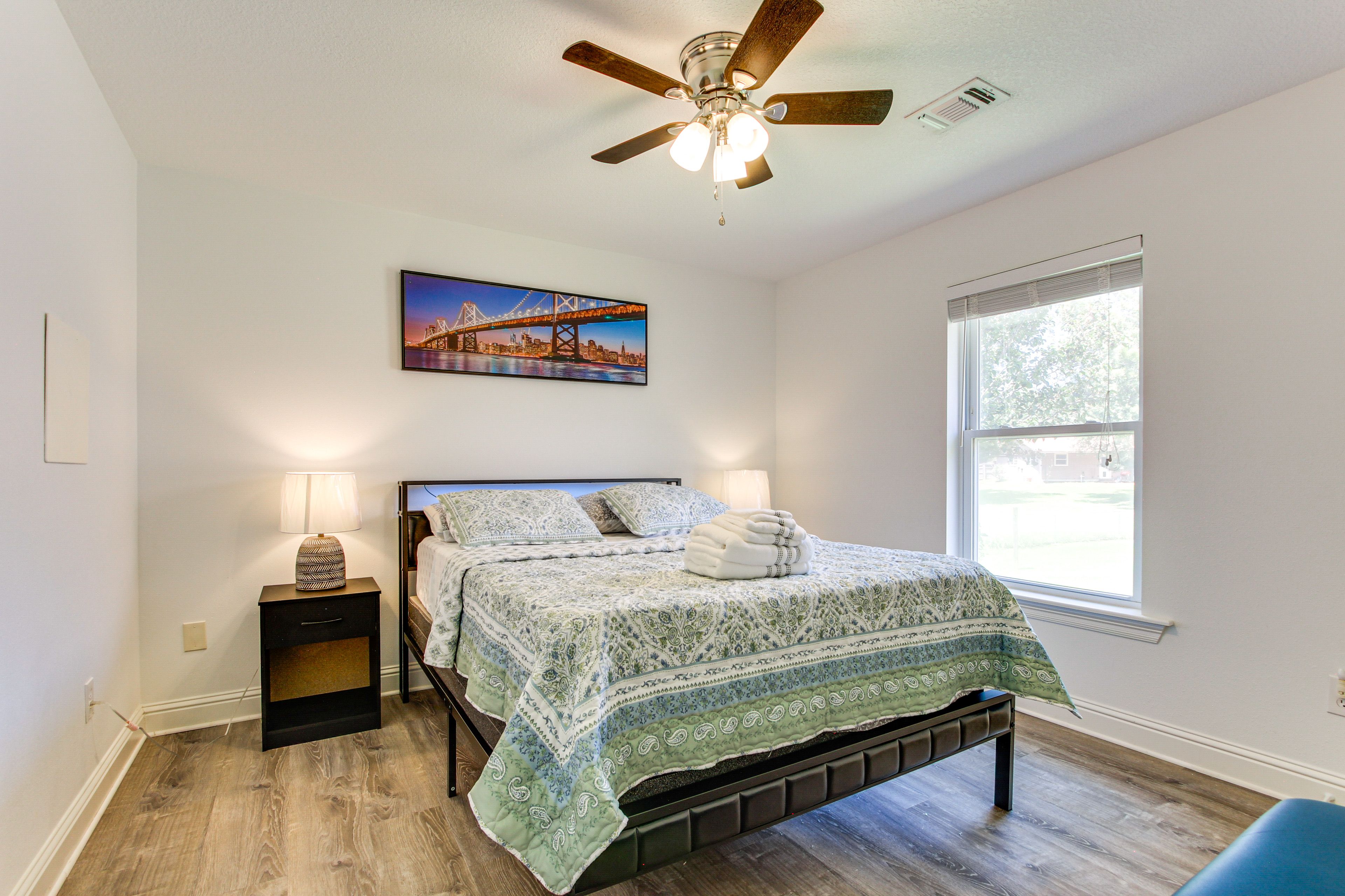 Bedroom 4 | Queen Bed