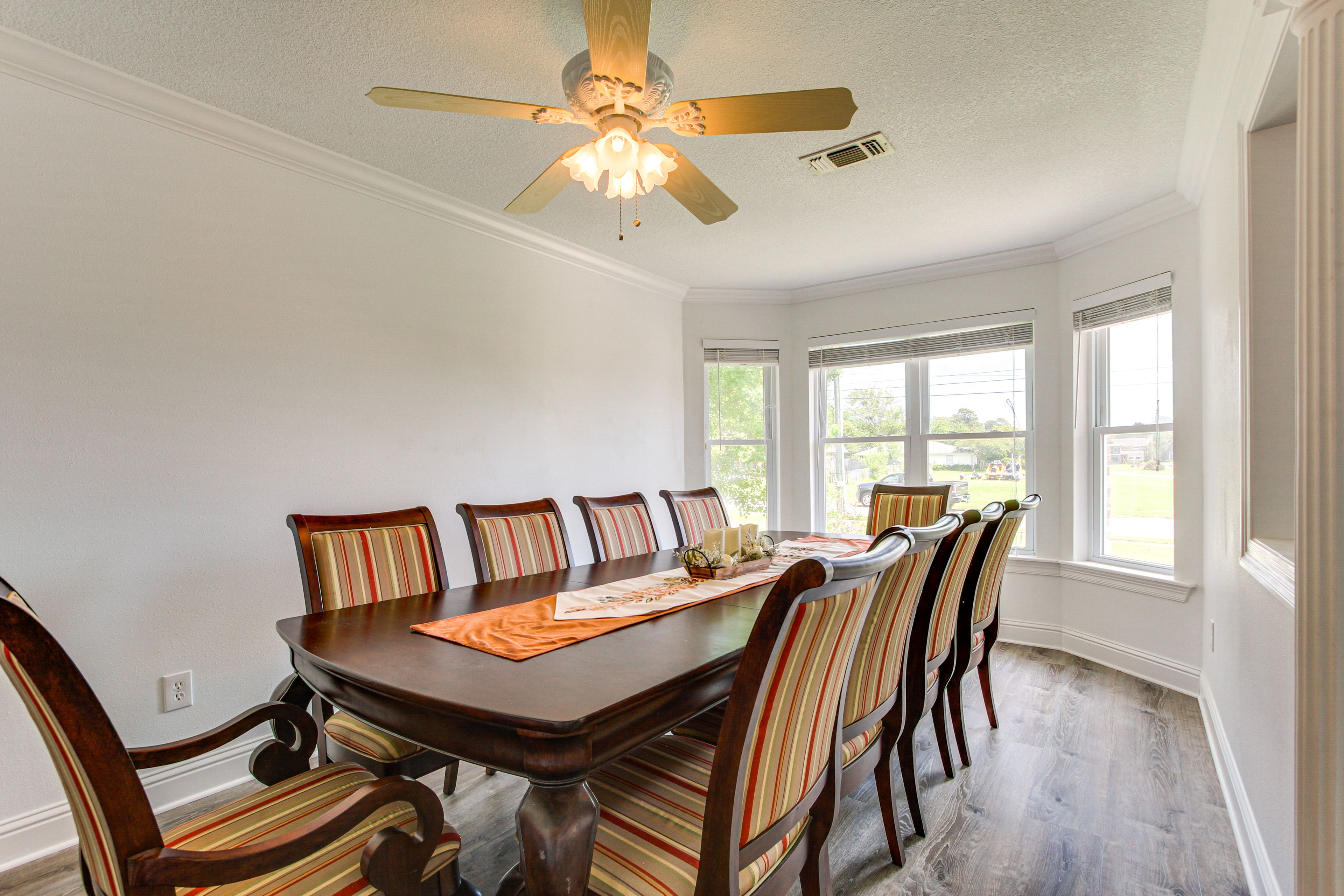Dining Area | Dishware & Flatware