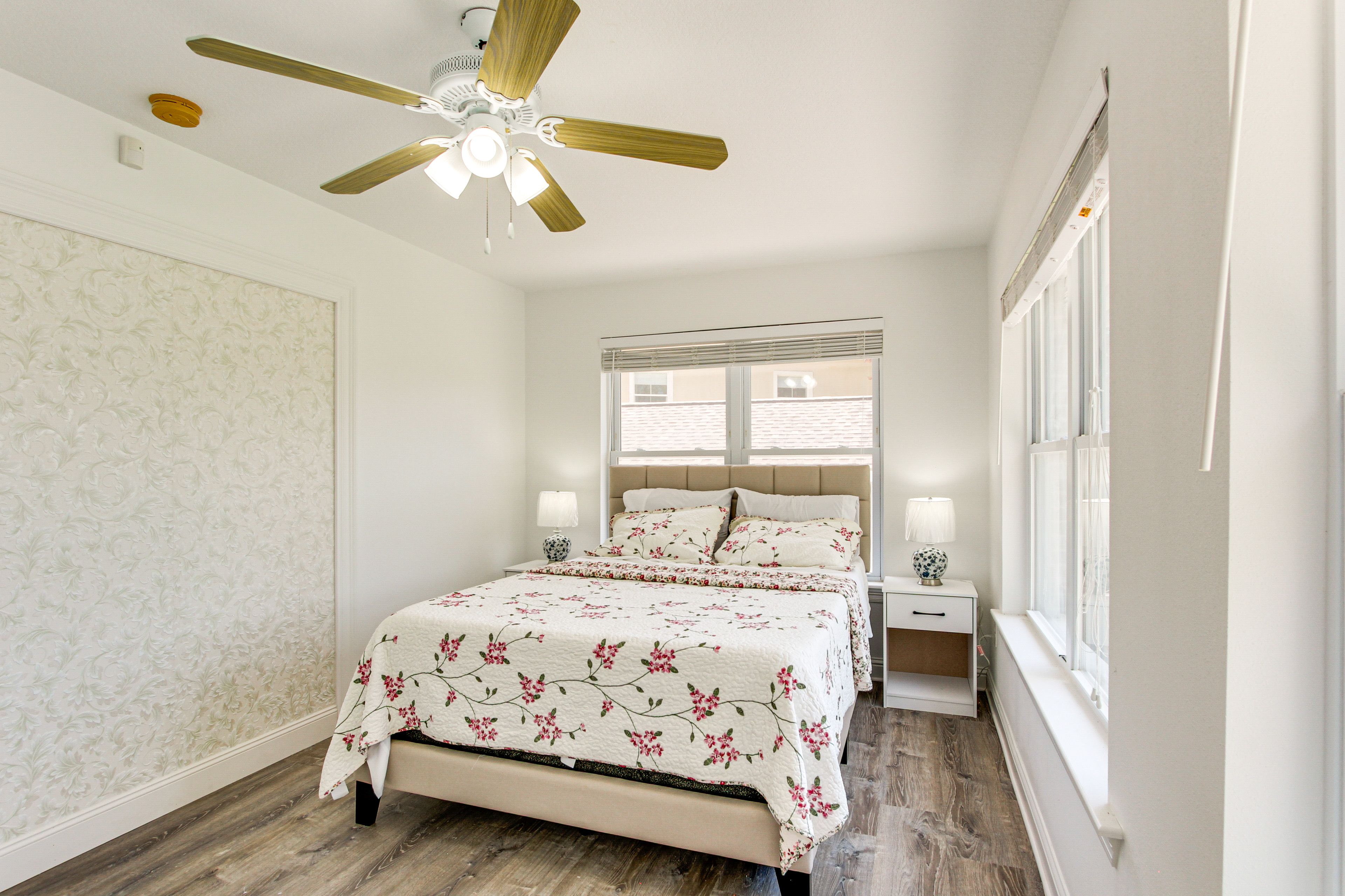 Bedroom 3 | Queen Bed