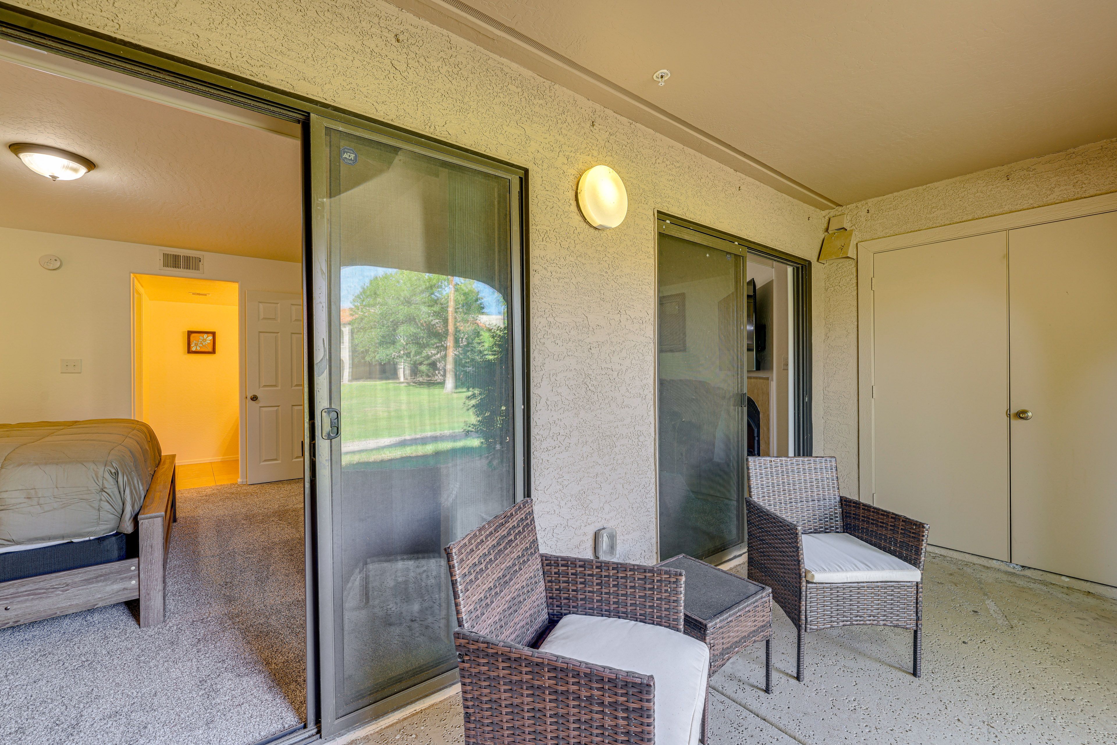 Covered Patio | Outdoor Seating