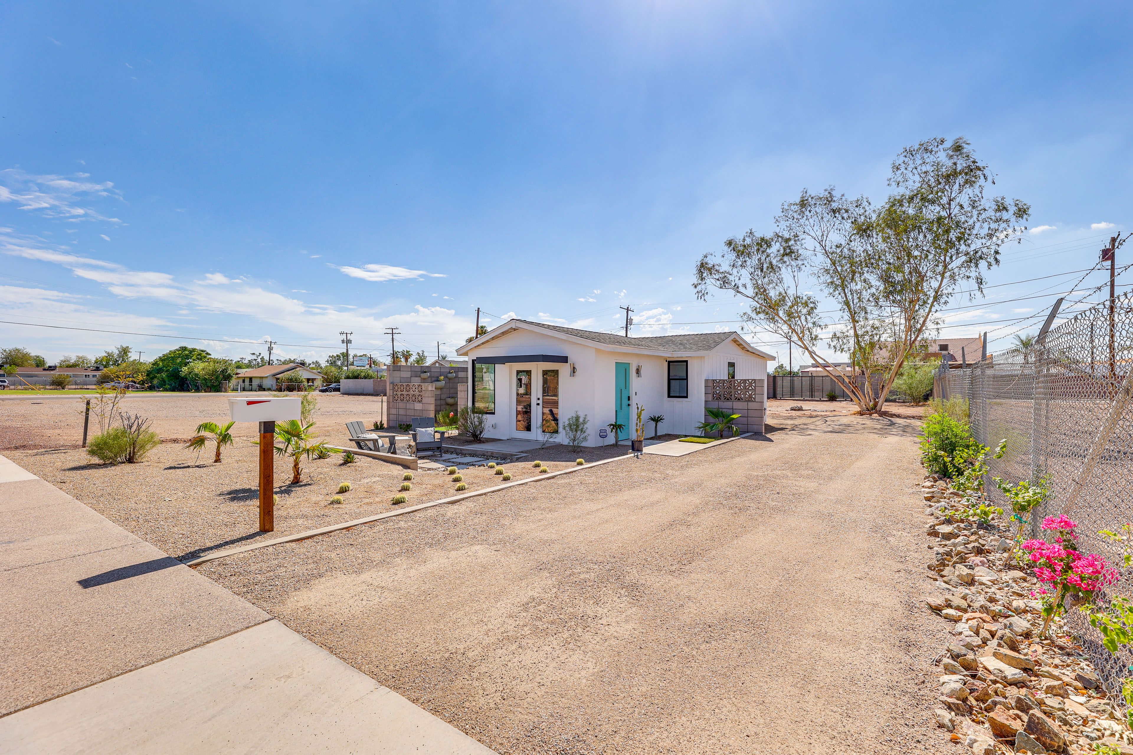 Parking | Driveway (3 Vehicles) | EV Charger