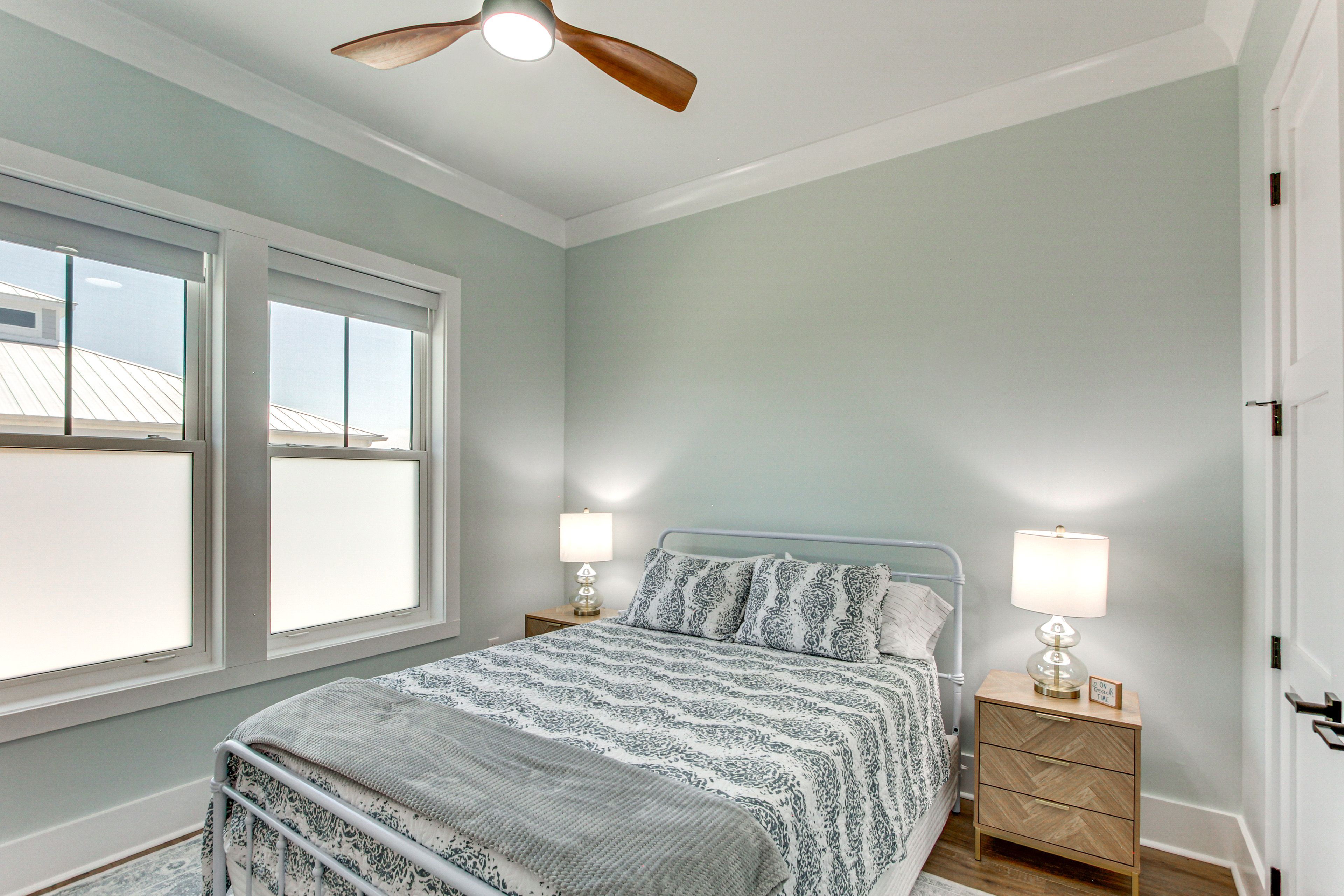 Bedroom 3 | Queen Bed