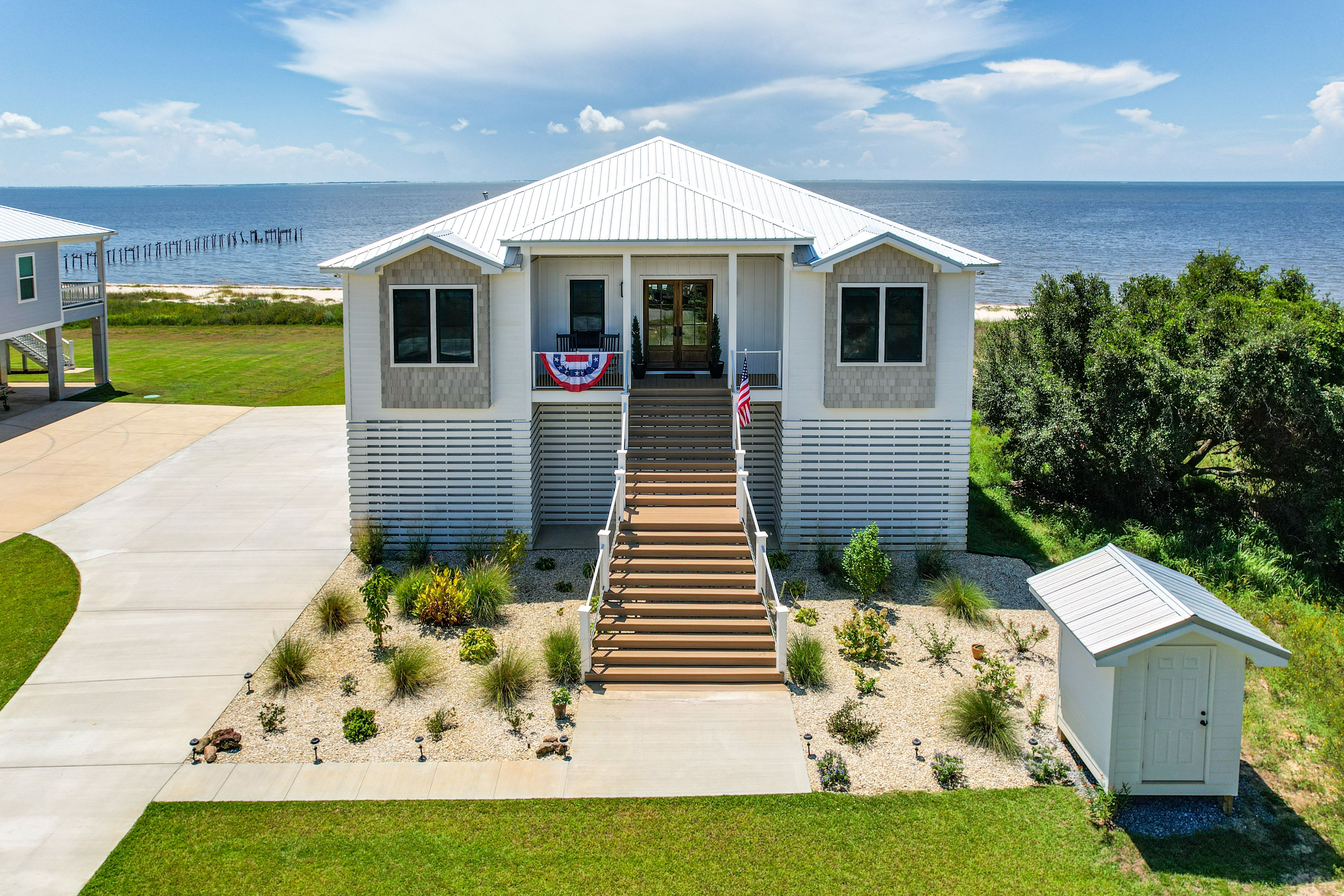 Exterior | Driveway (4 Vehicles)