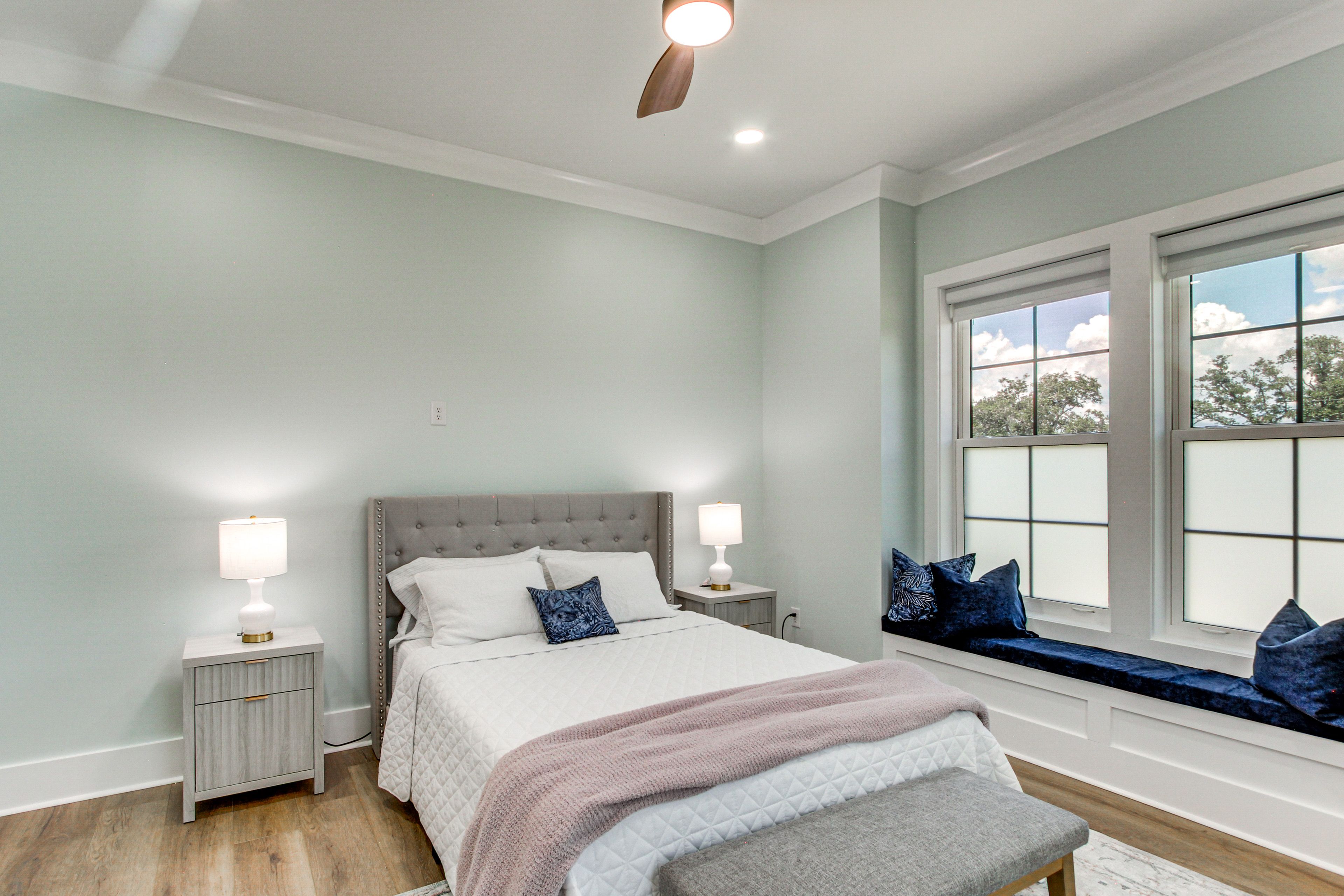 Bedroom 2 | Queen Bed