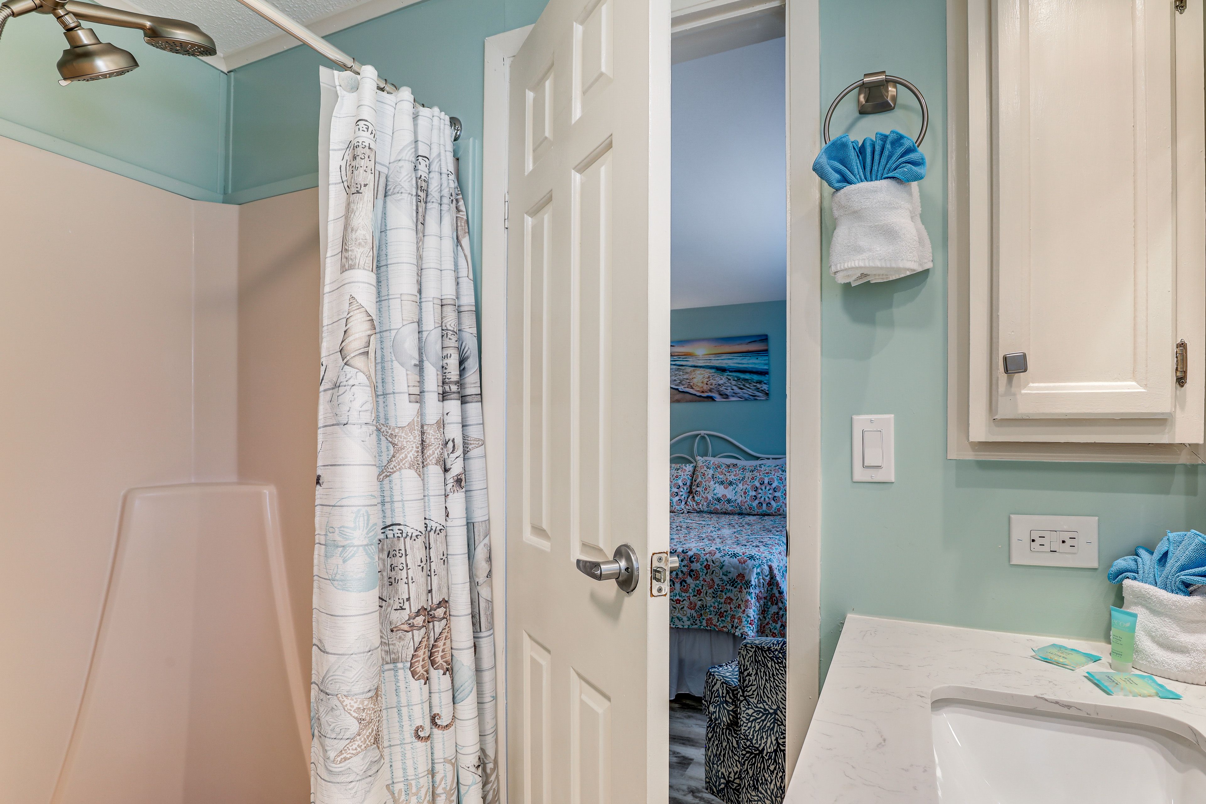 Full Bath | Towels | Hair Dryer