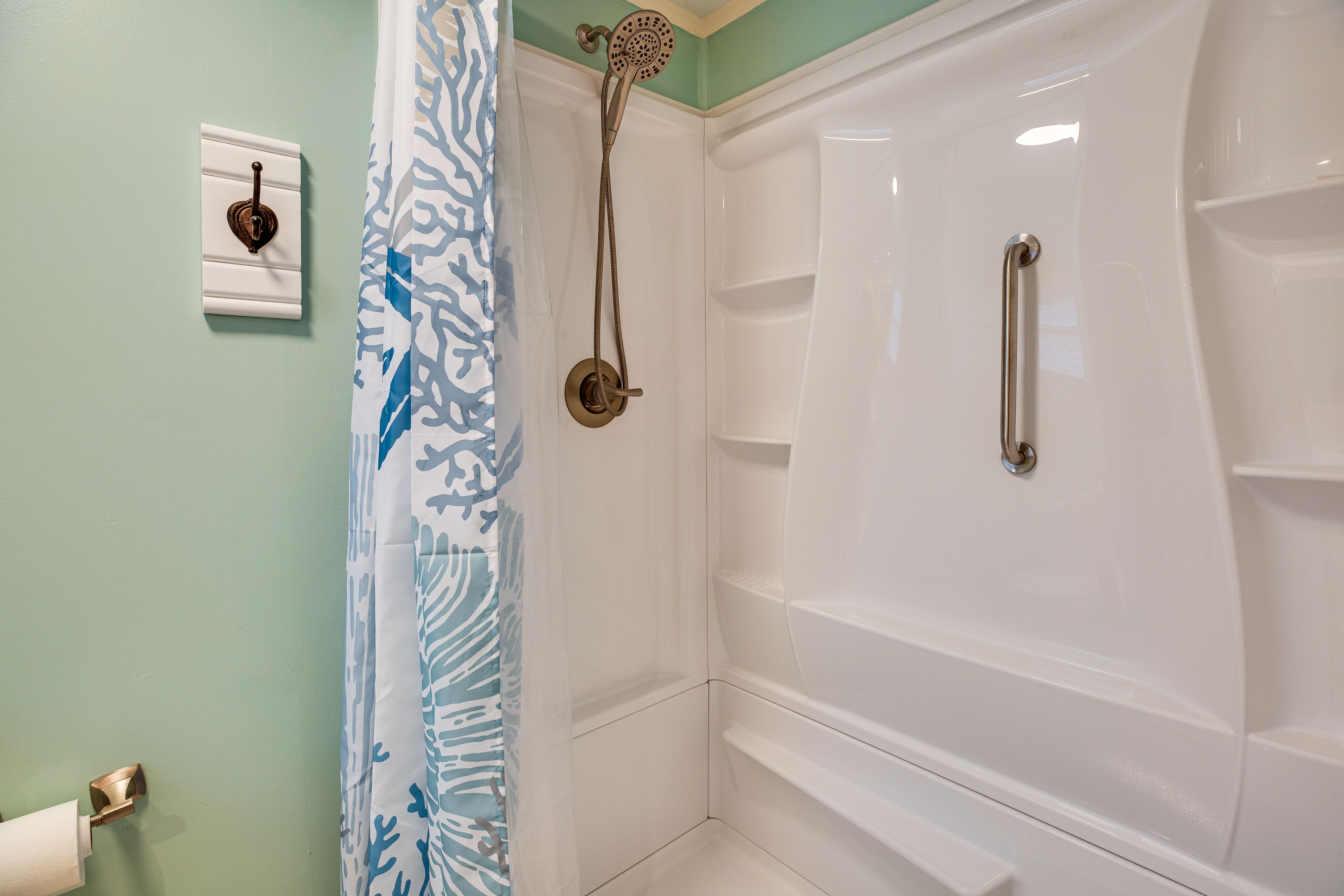 Full Bath | Towels | Hair Dryer