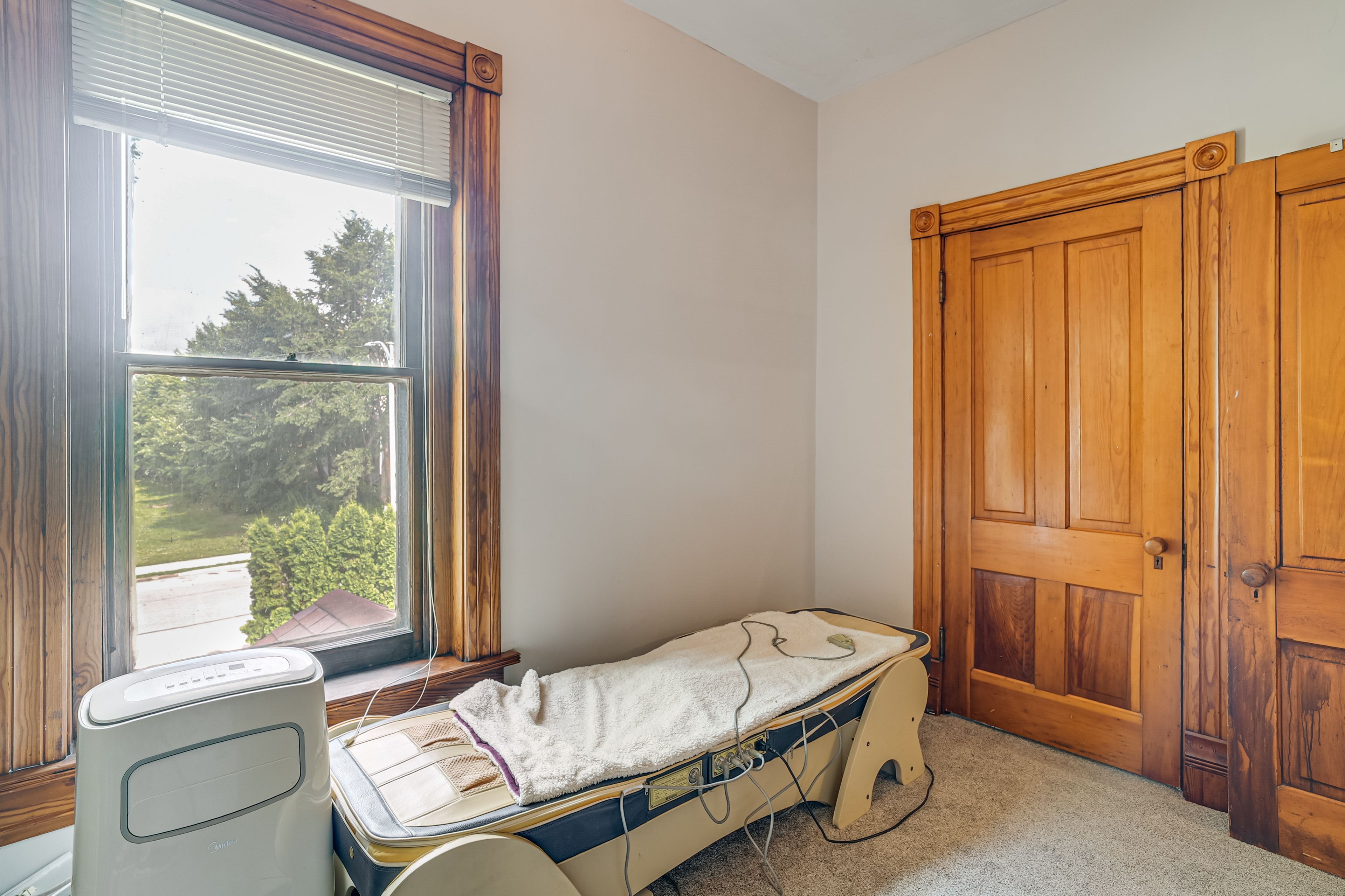 Den | 2nd Floor