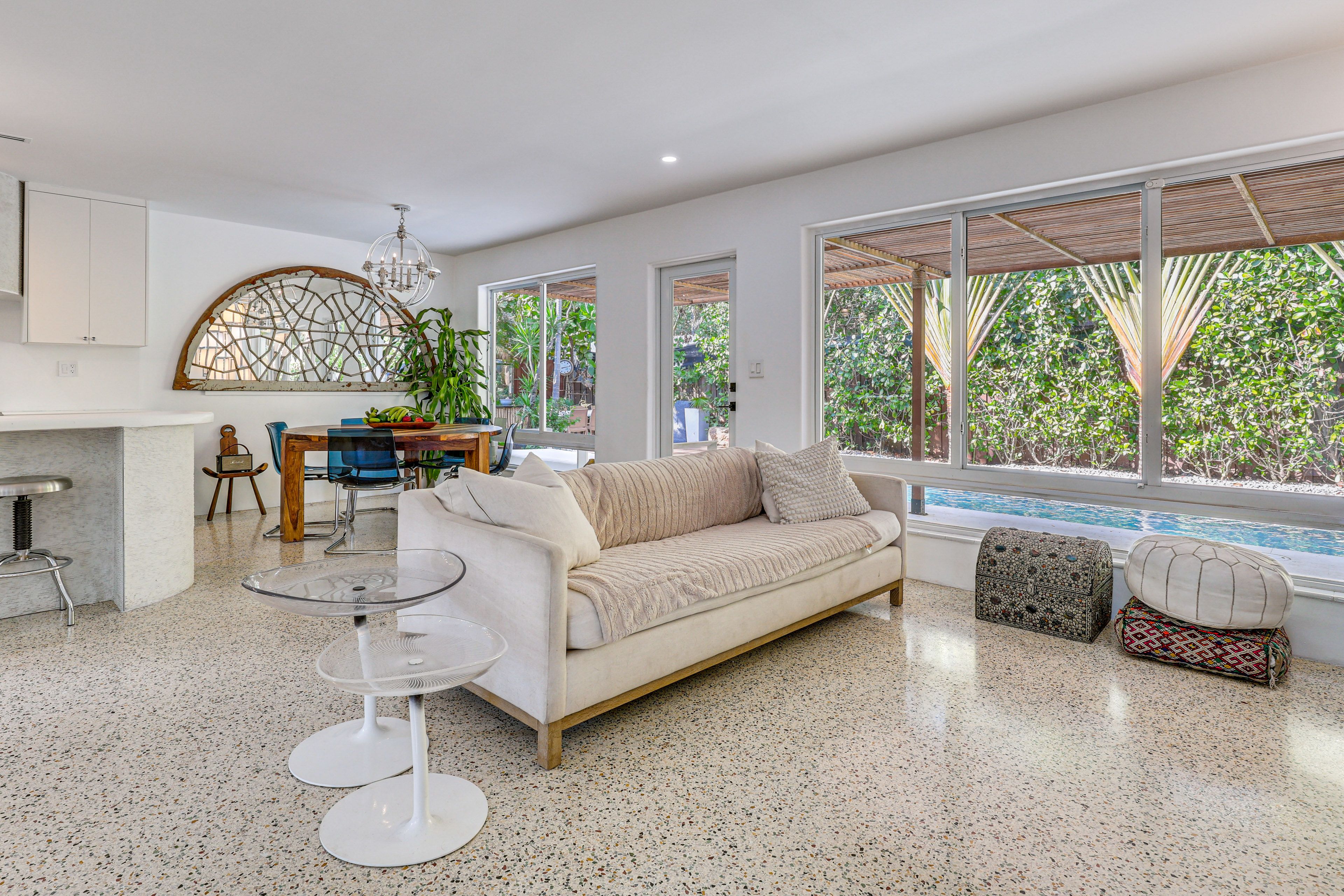 Interior | Full Kitchen | Dining Area
