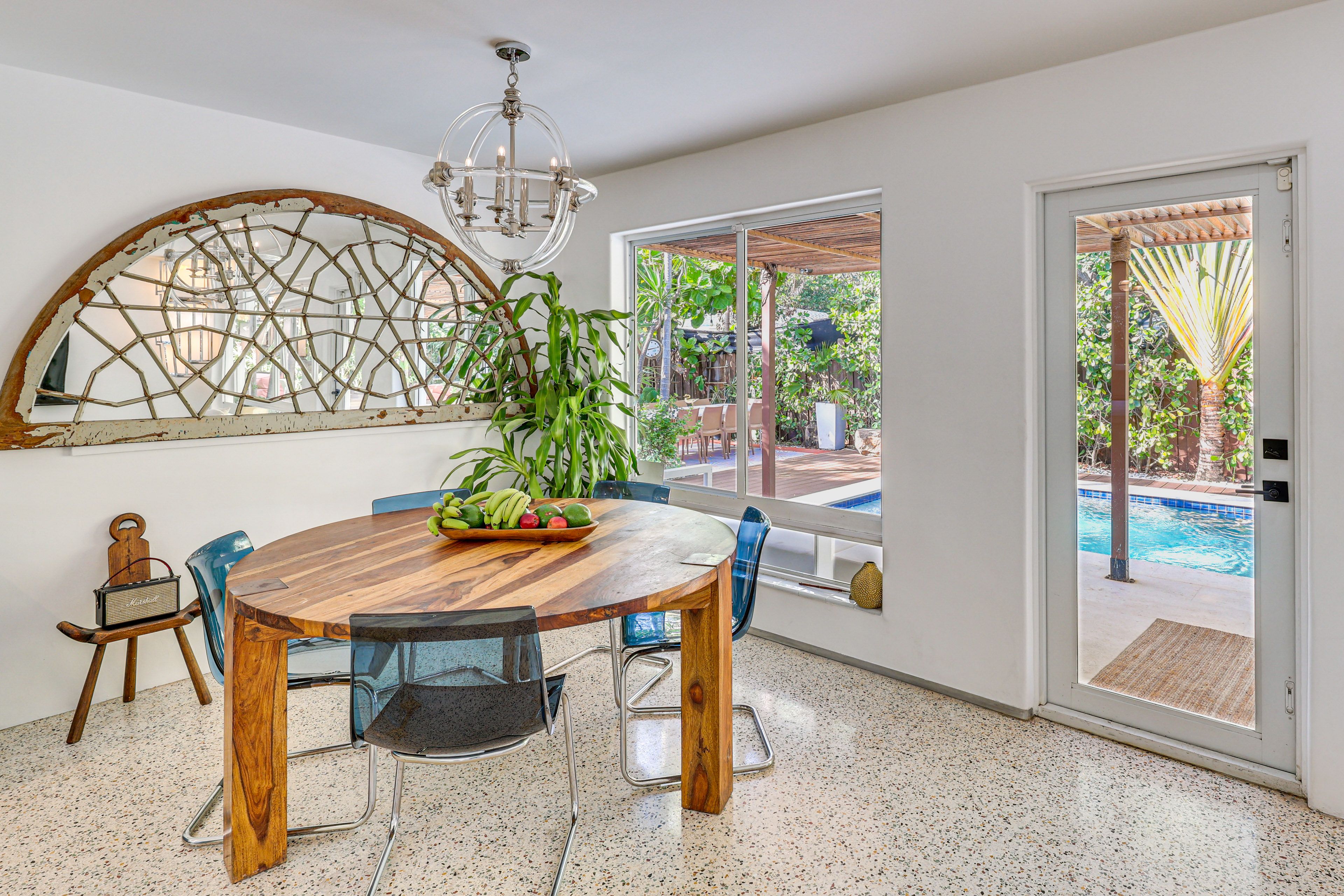 Dining Area | Dishware & Flatware