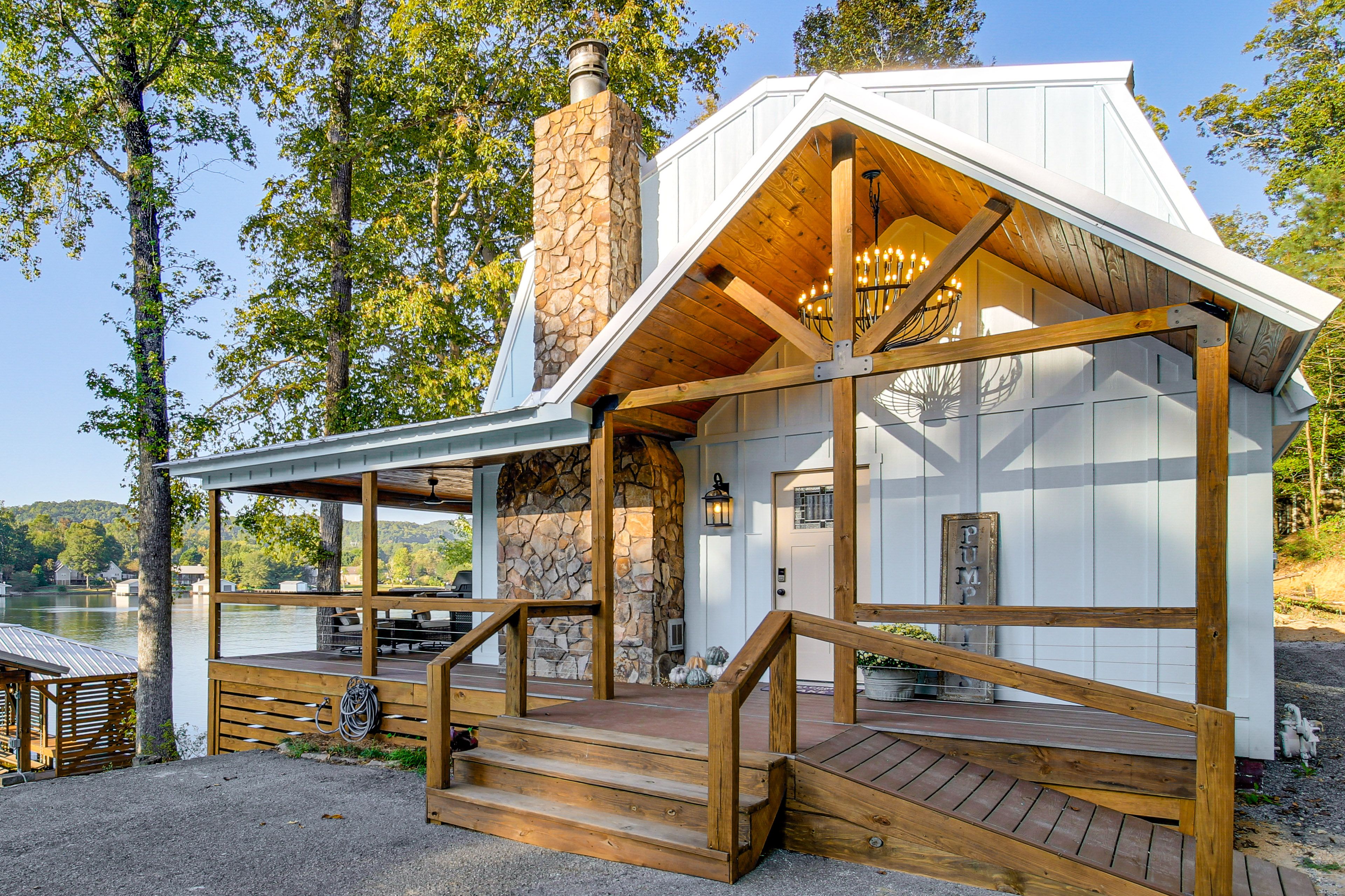 Parking | Driveway (4 Vehicles)