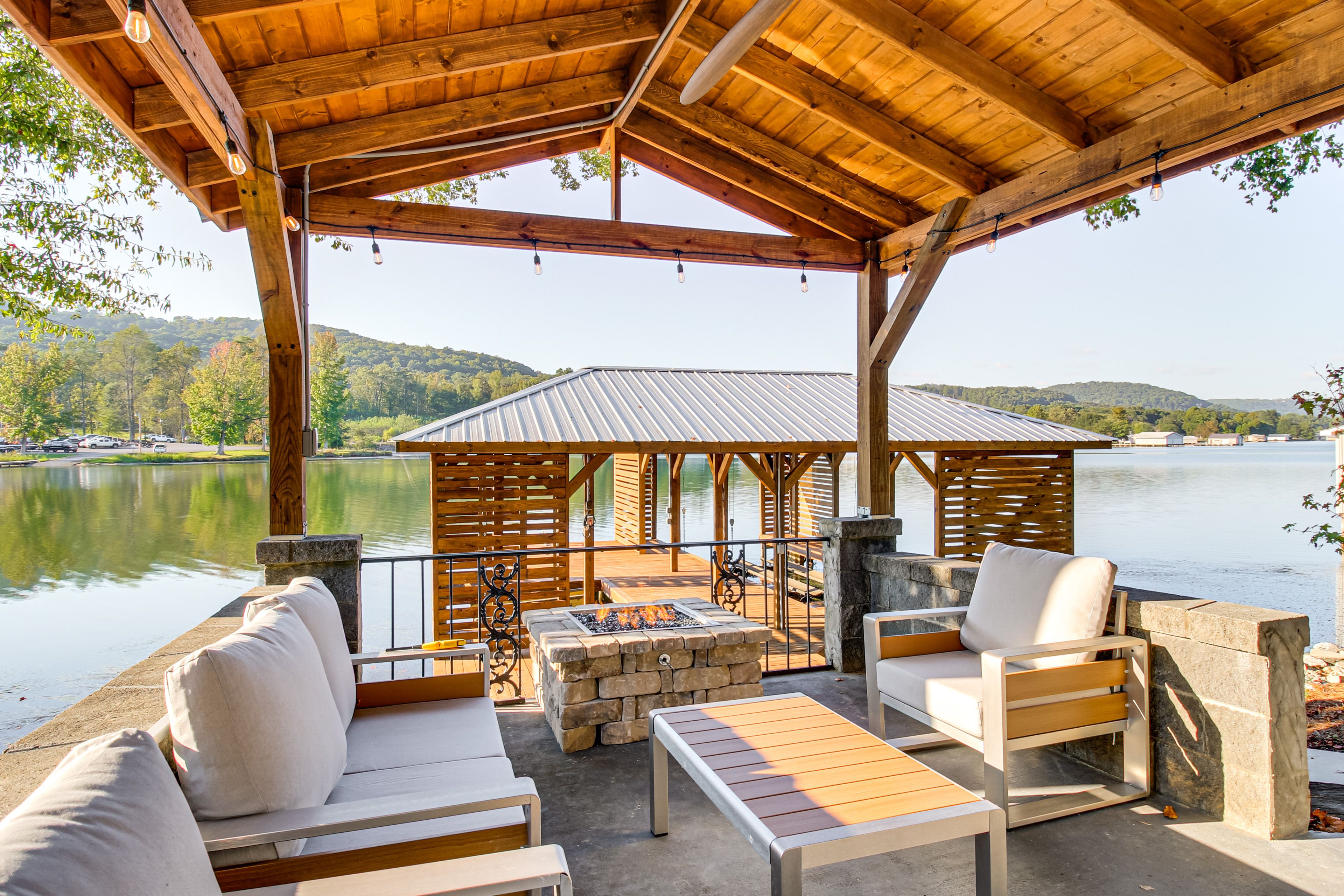 Scottsboro Vacation Rental | 4BR | 4.5BA | 2,800 Sq Ft | Step-Free Entry