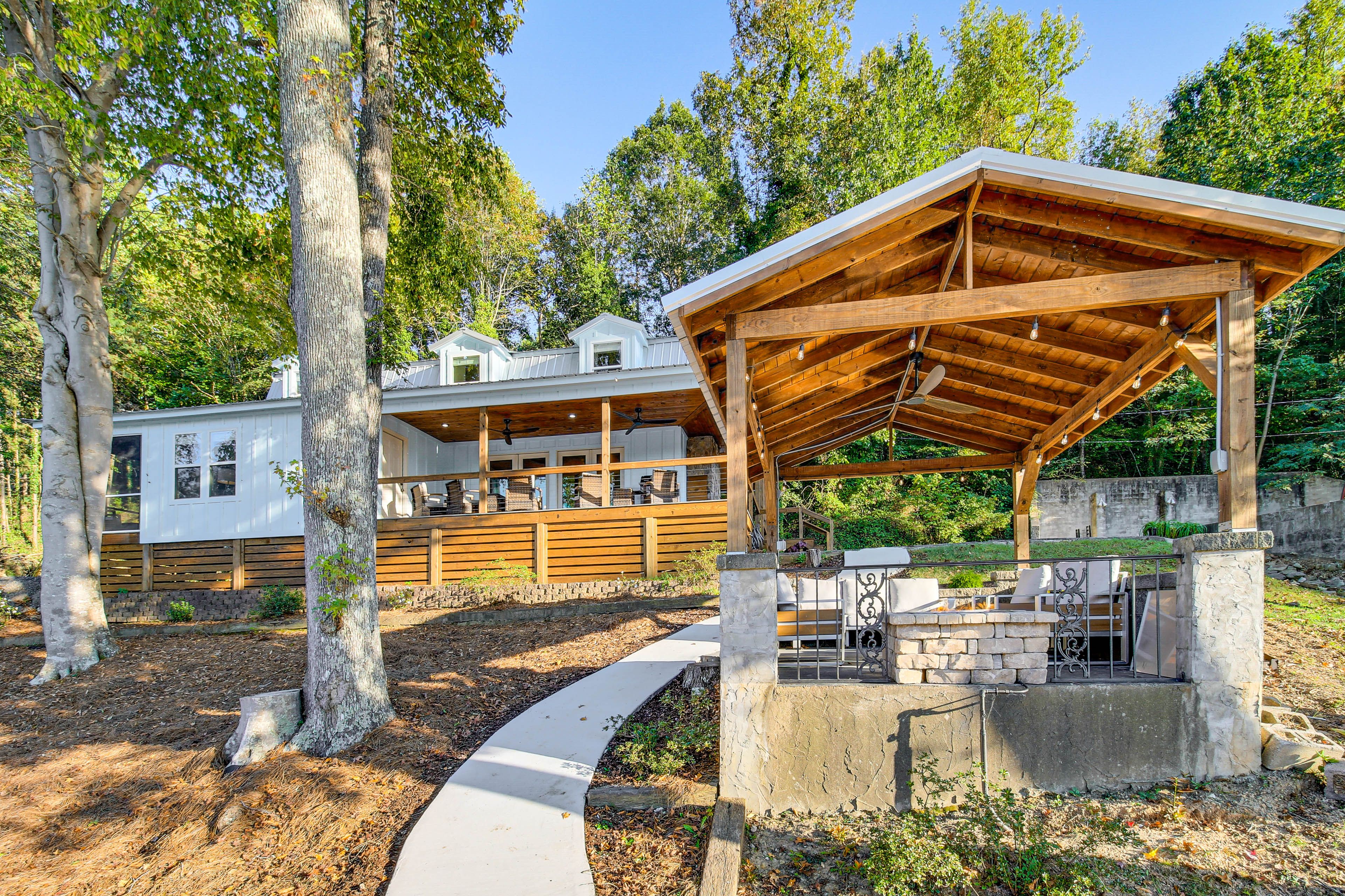 Property Exterior | Lake Access | Boat Dock