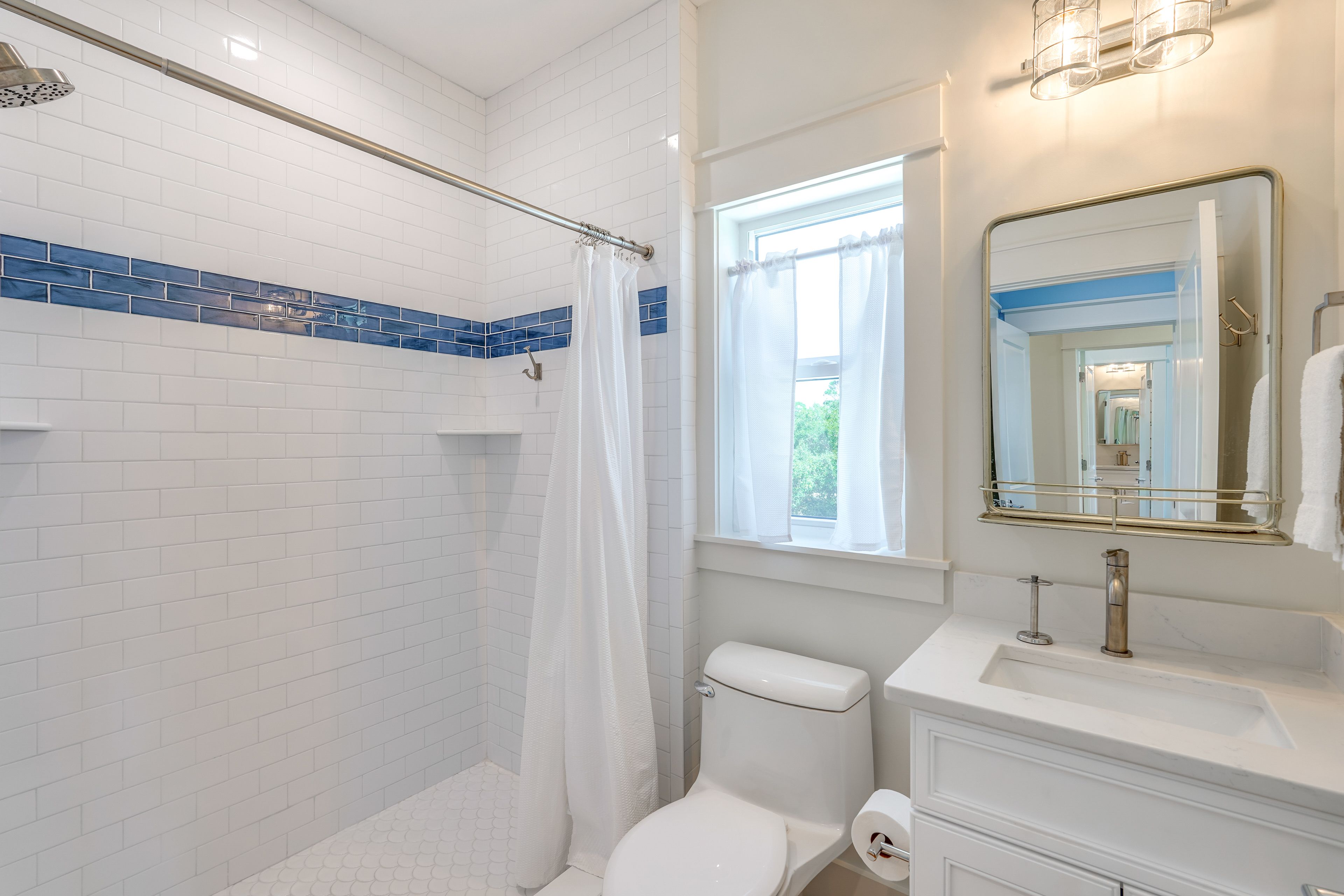 En-Suite Bathroom | 1st Floor