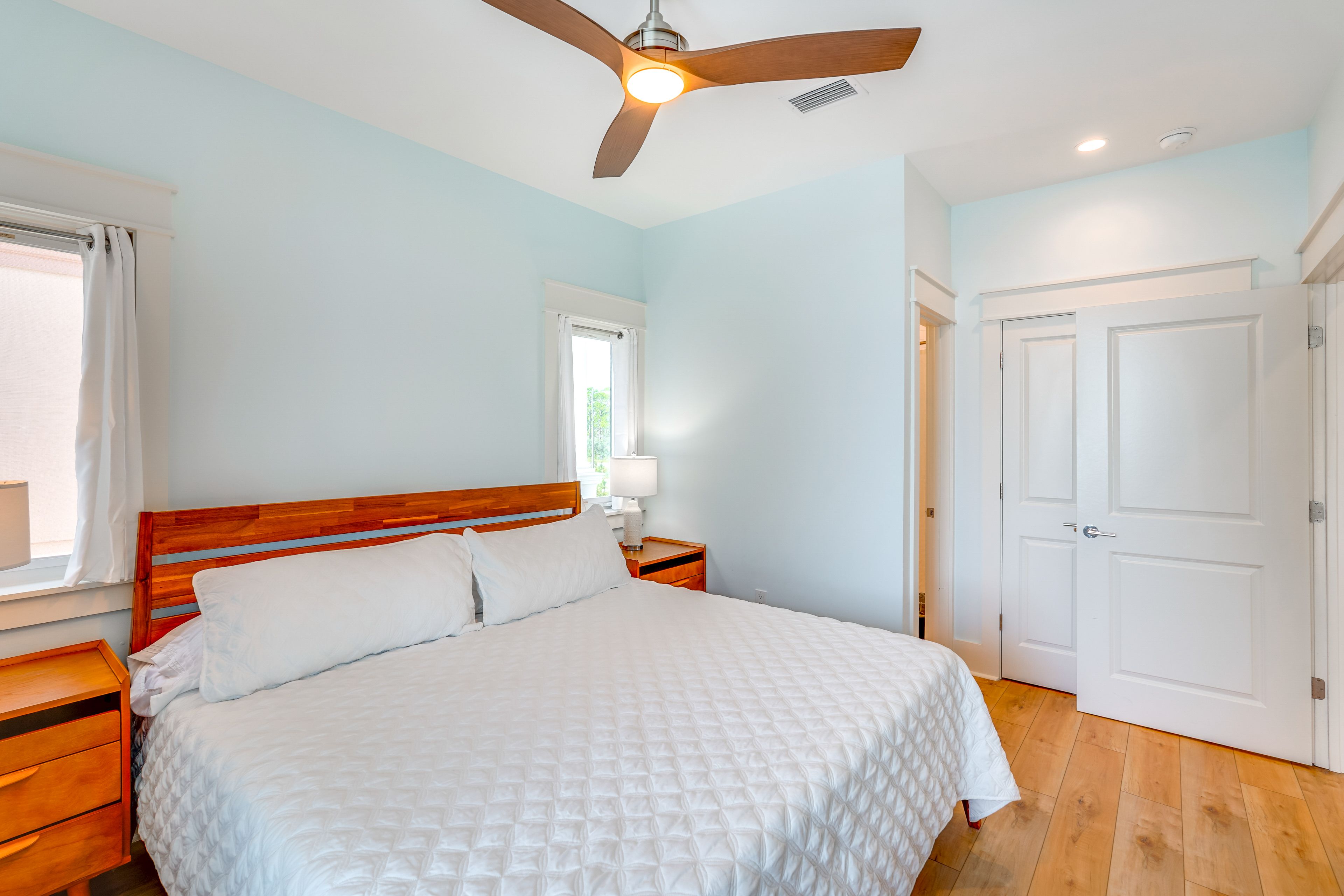 Bedroom 4 | 1st Floor | King Bed | Smart TV