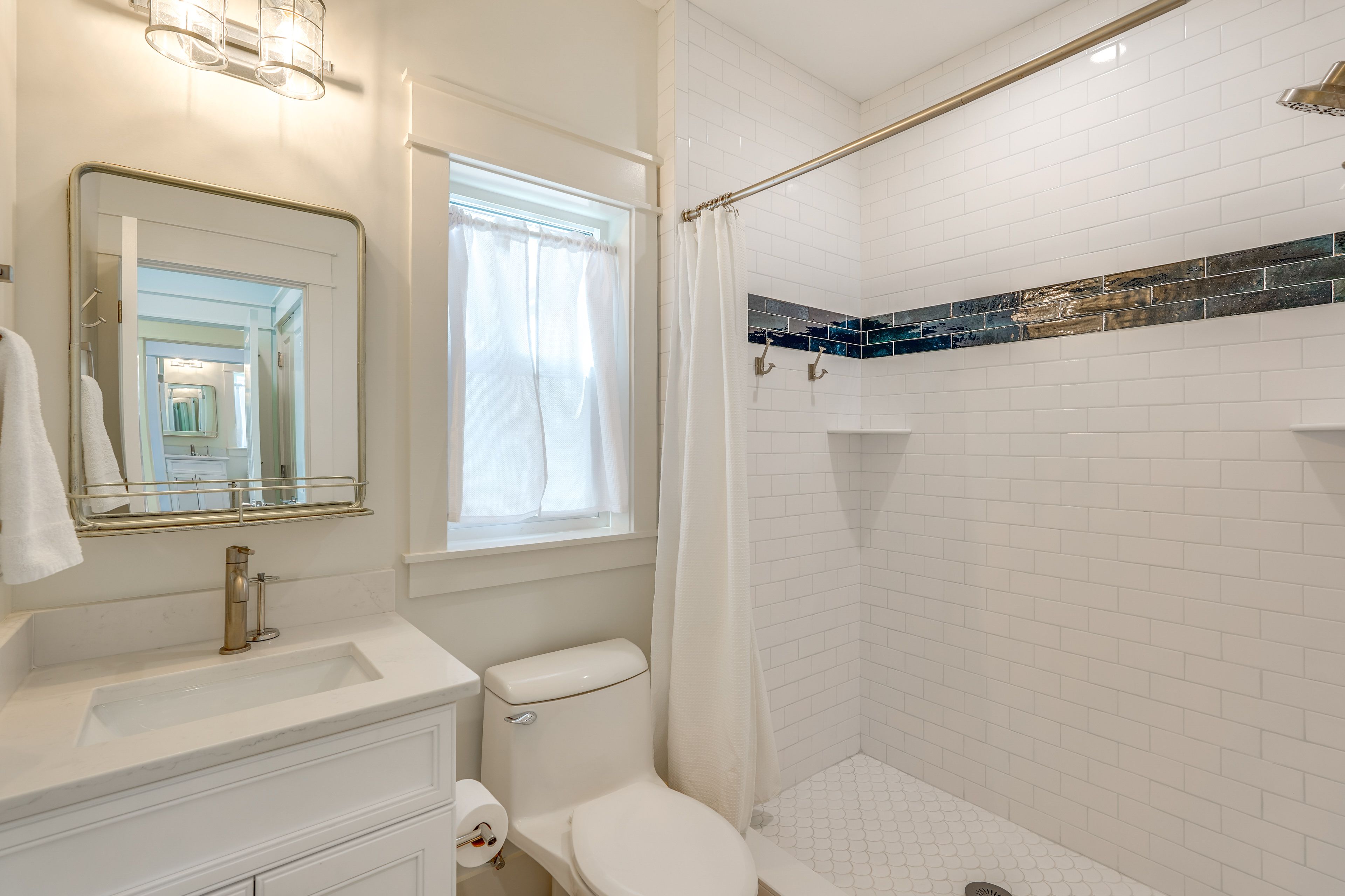 En-Suite Bathroom | 1st Floor