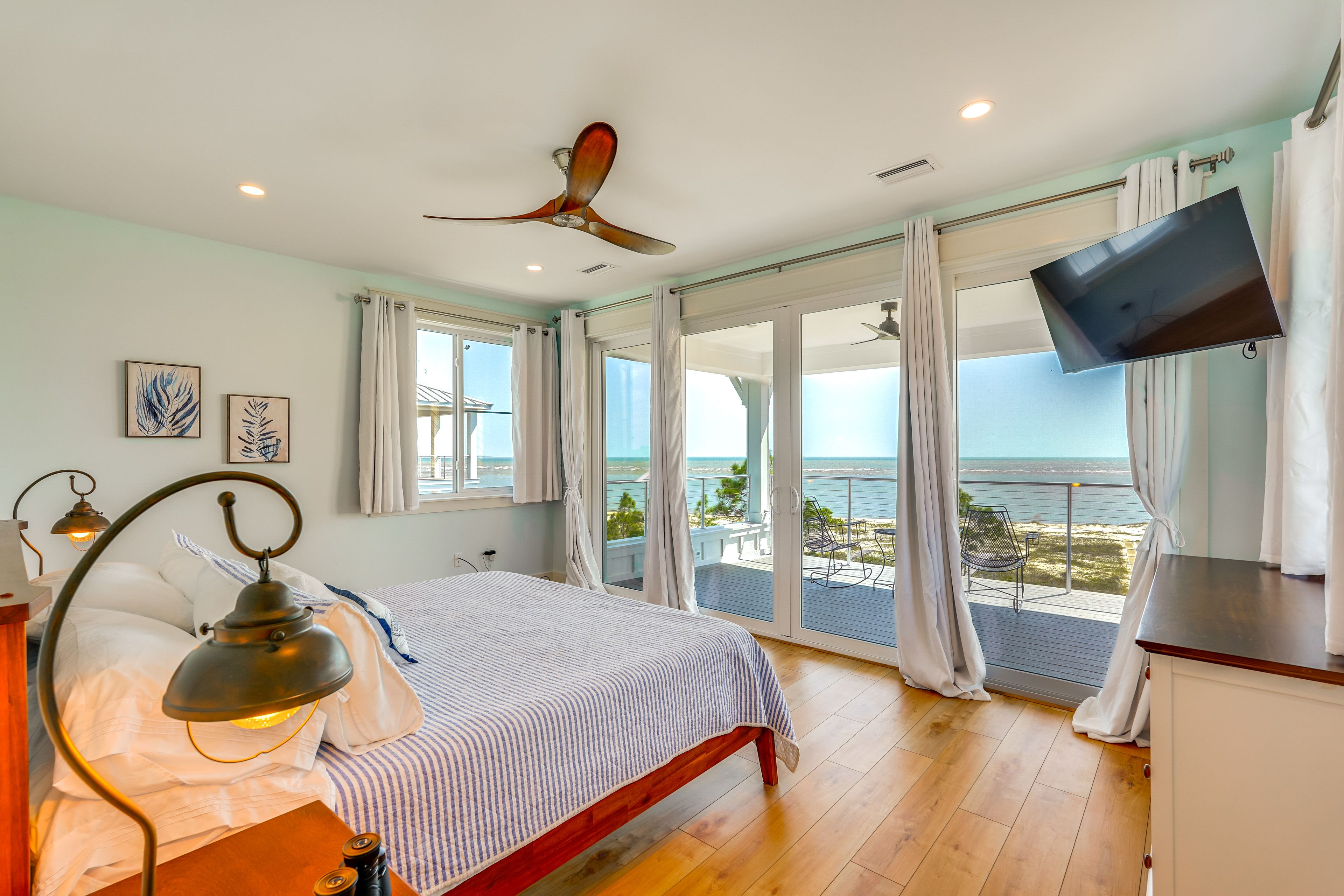 Bedroom 1 | 3rd Floor | King Bed | Smart TV | Deck Access | Linens Provided