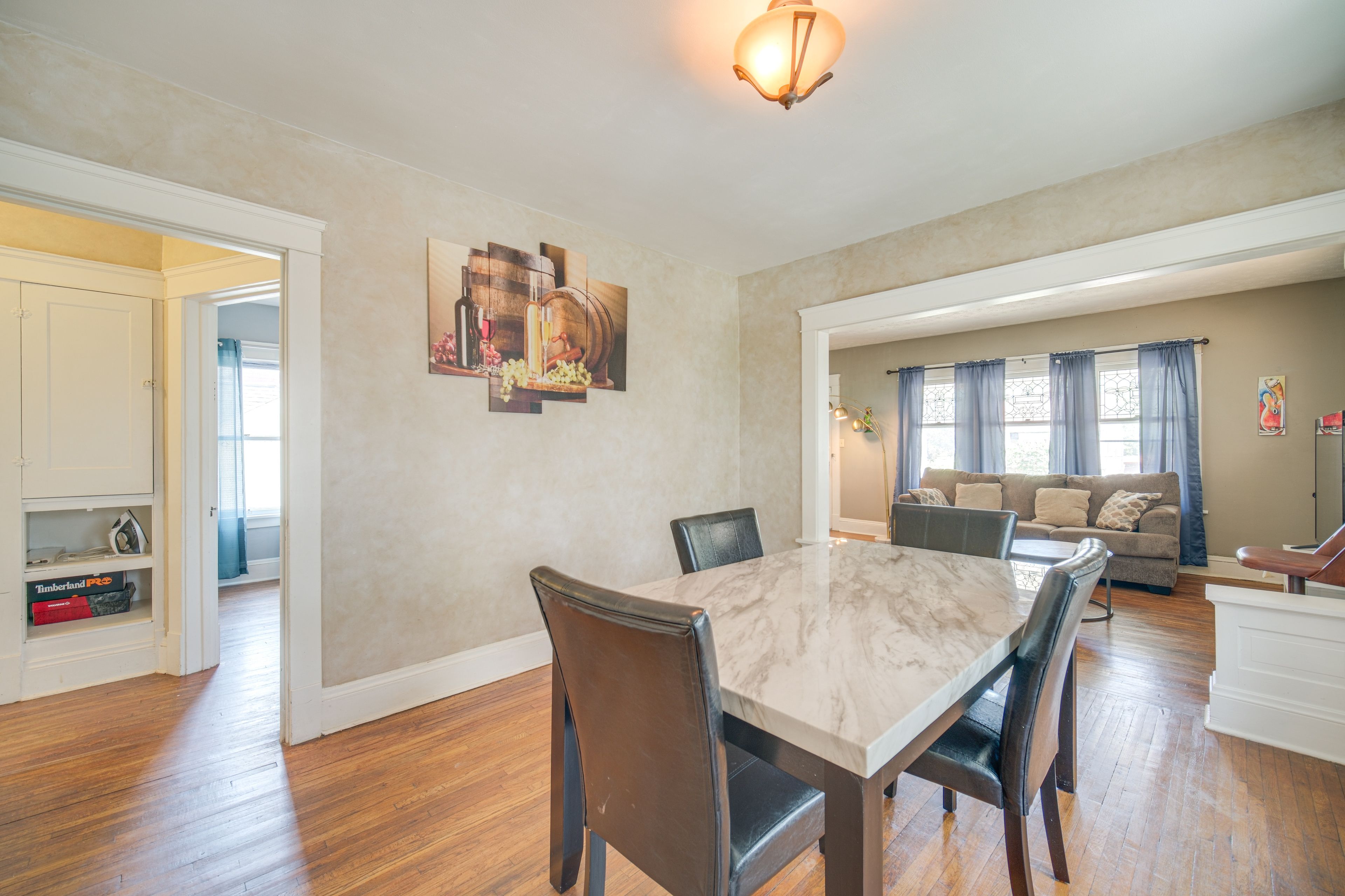 Dining Area | Dishware/Flatware
