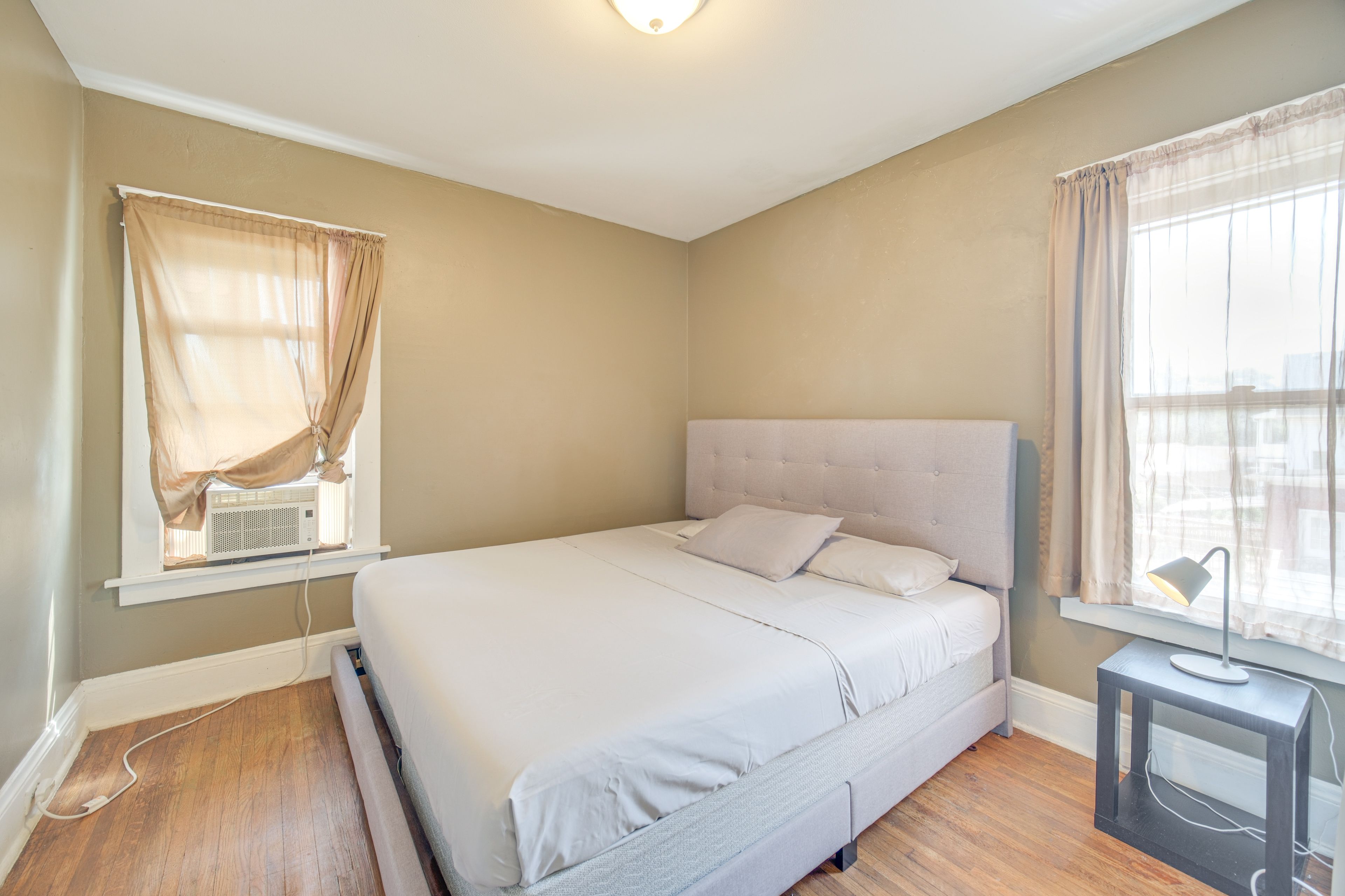 Bedroom 1 | King Bed