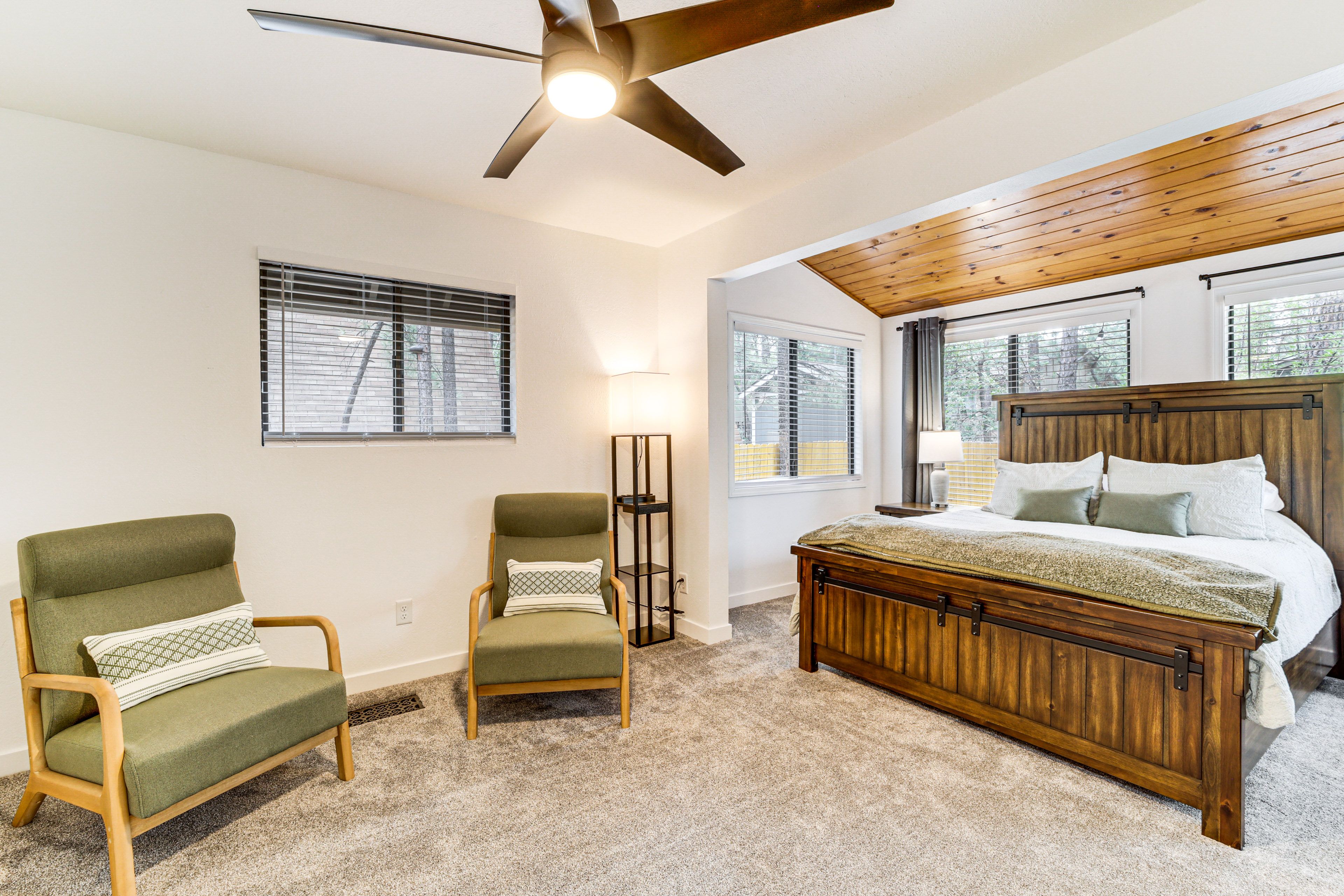 Bedroom 1 | Queen Bed | 1st Floor | Linens Provided