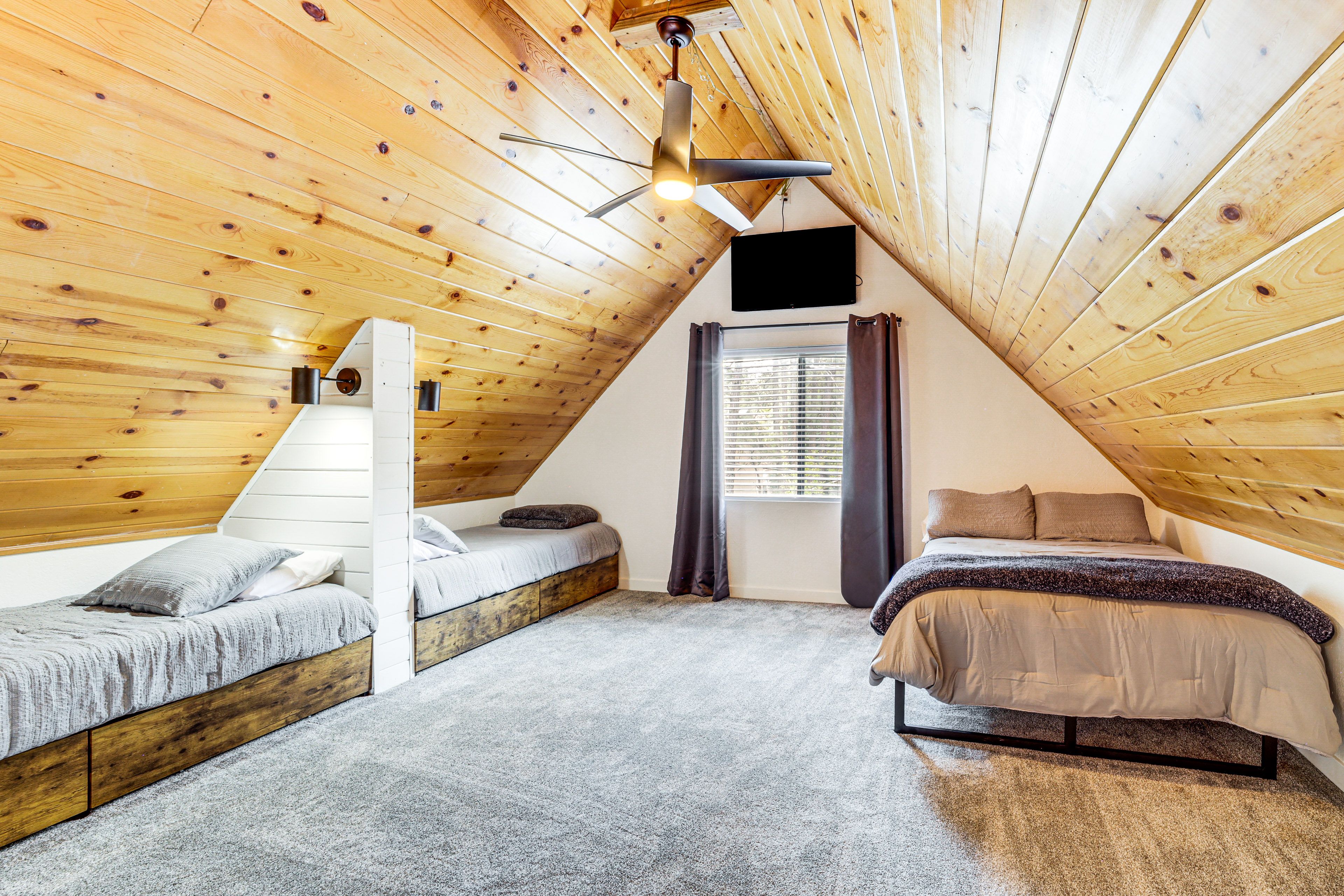 Bedroom 3 (Loft) | Full Bed | 2 Twin Beds | 2nd Floor