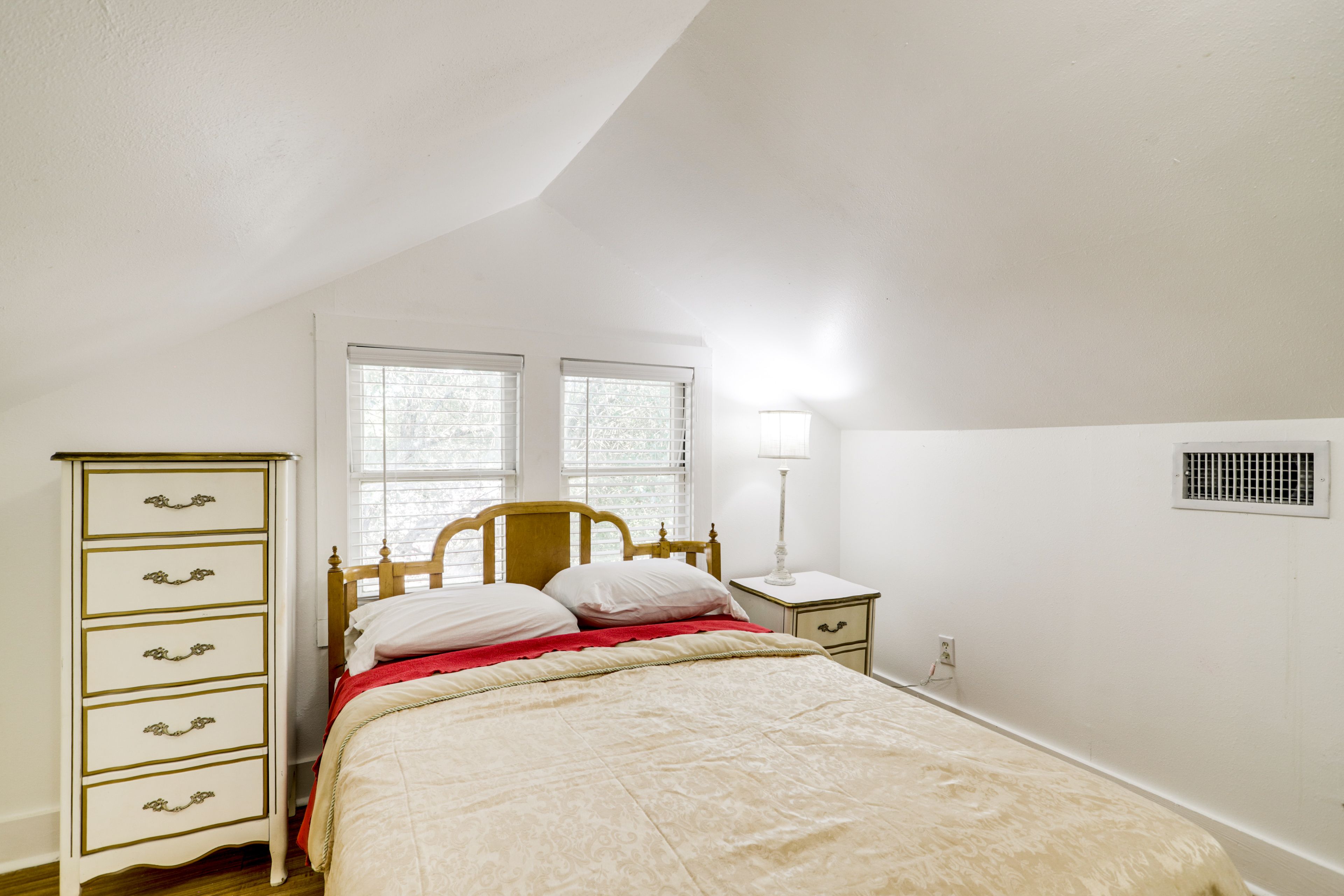 Bedroom 4 | Full Bed | 2nd Floor