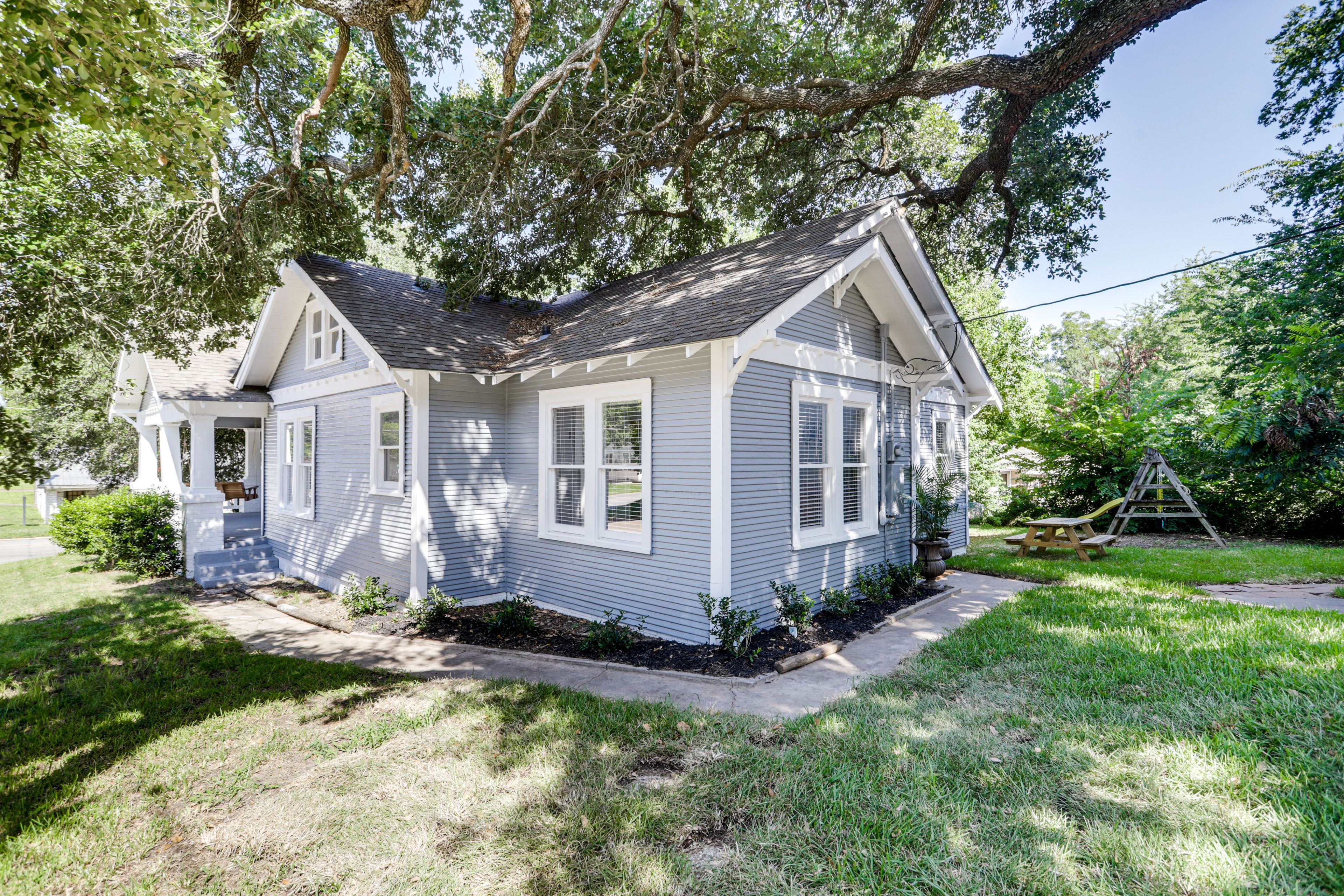 Exterior | Driveway (2 Vehicles) | Free Street Parking
