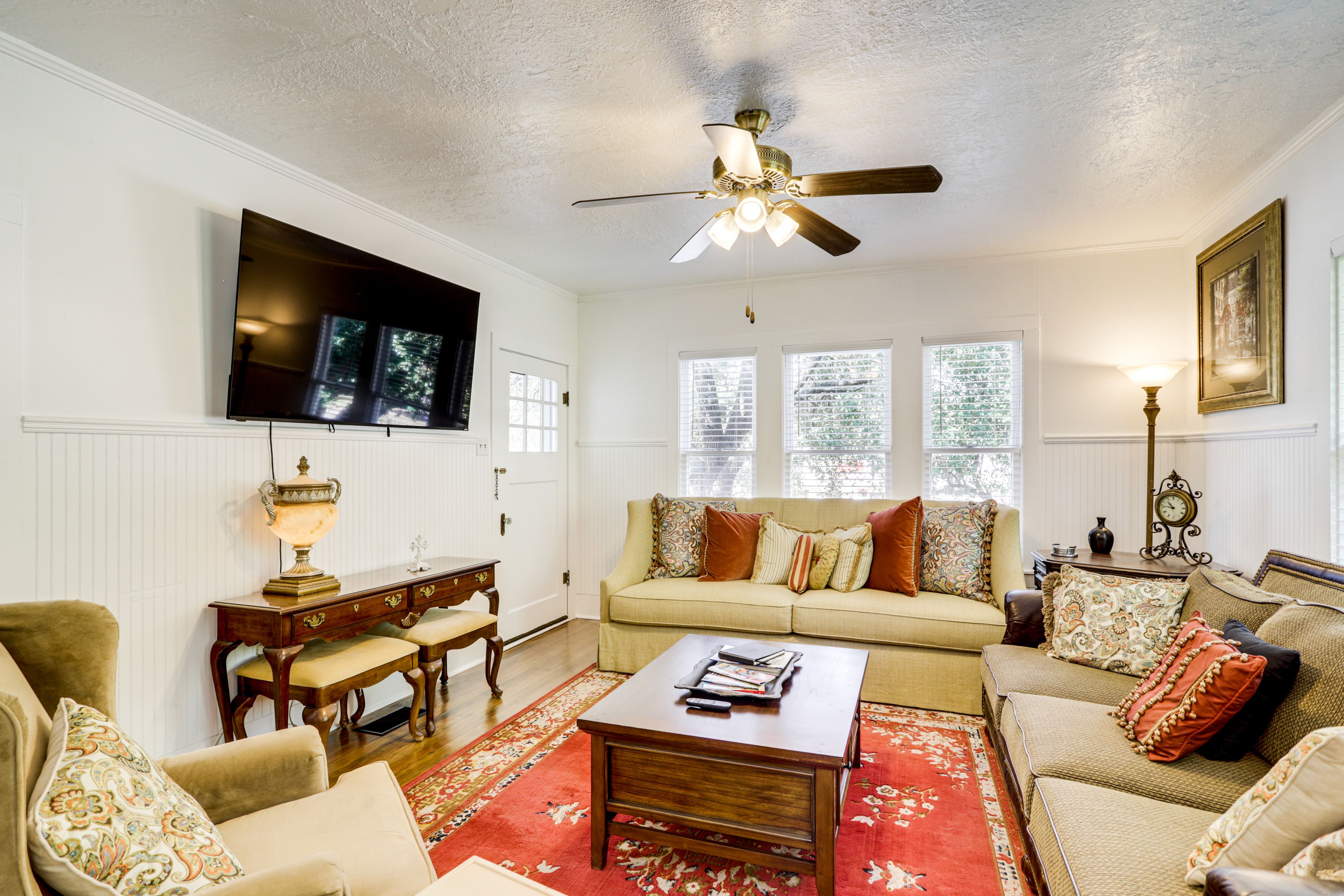 Brenham Vacation Rental | 5BR | 2.5BA | 2,300 Sq Ft | Stairs to Enter