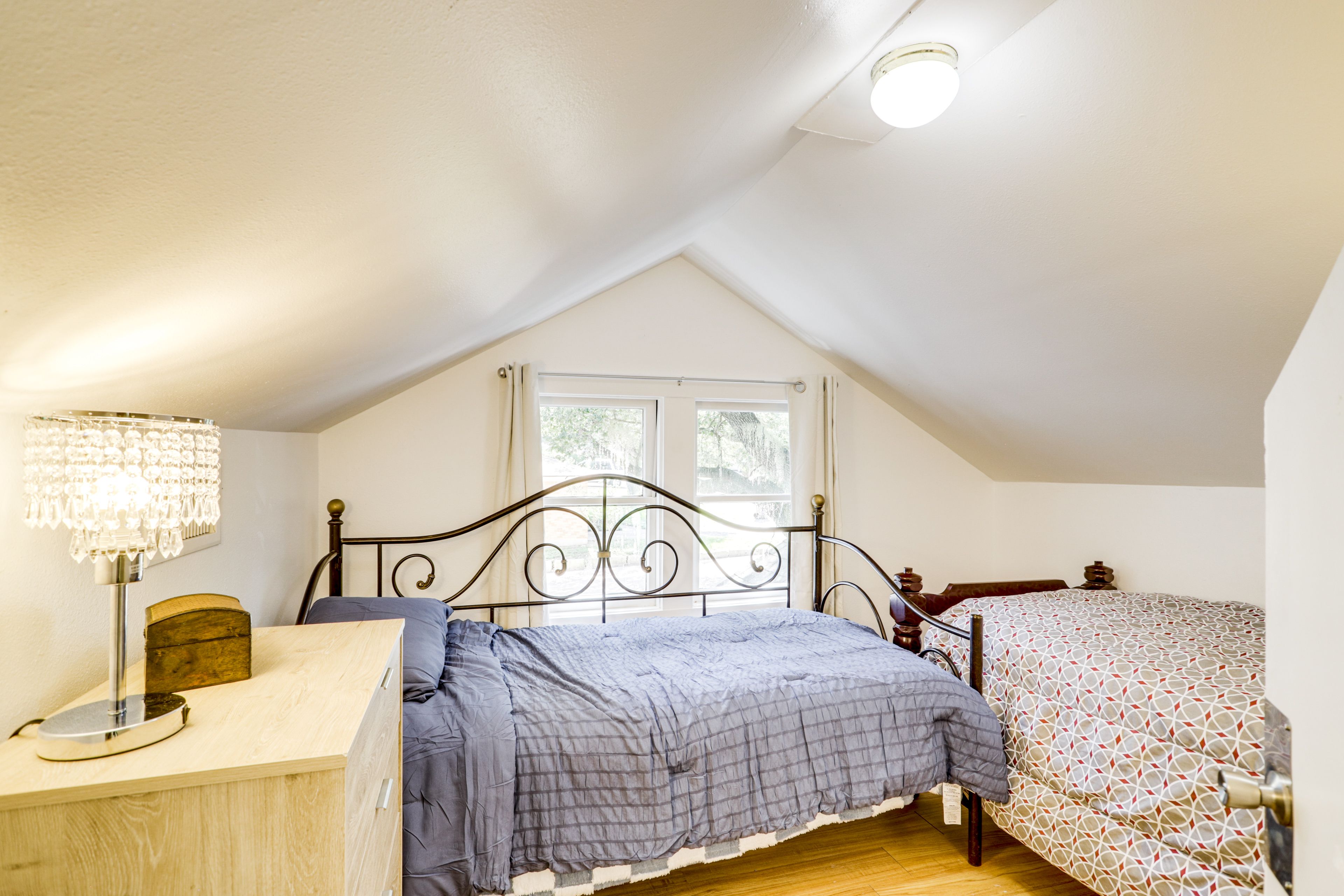 Bedroom 5 | 2 Twin Beds | 2nd Floor