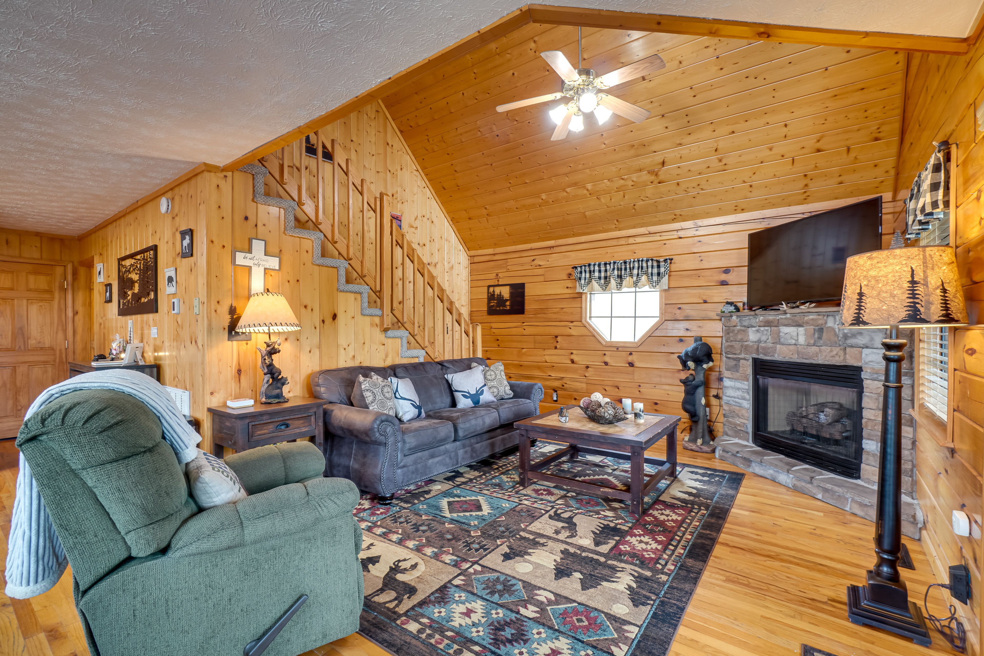 Sevierville Vacation Rental | 2BR | 2BA | Steps Required | 1,560 Sq Ft