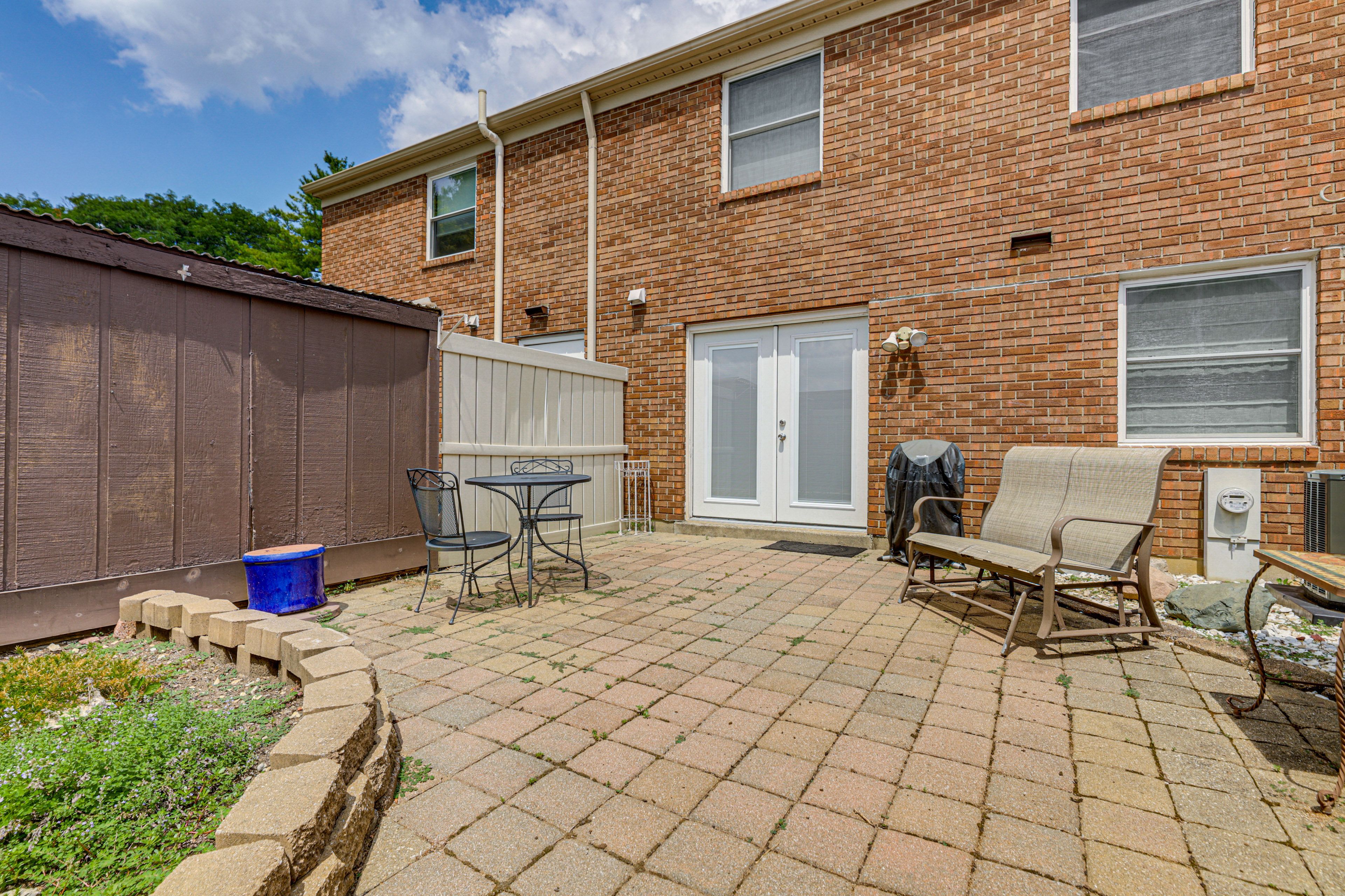 Private Patio | Electric Grill