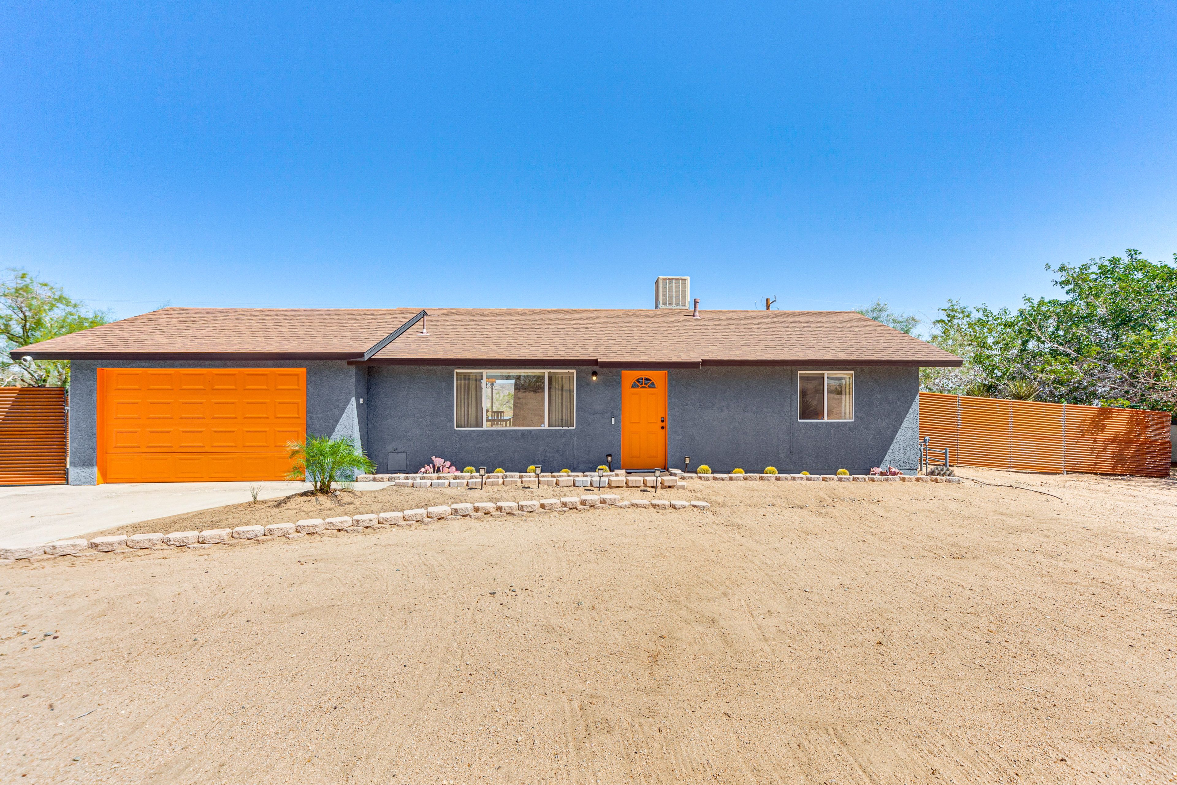 Home Exterior | Single Story