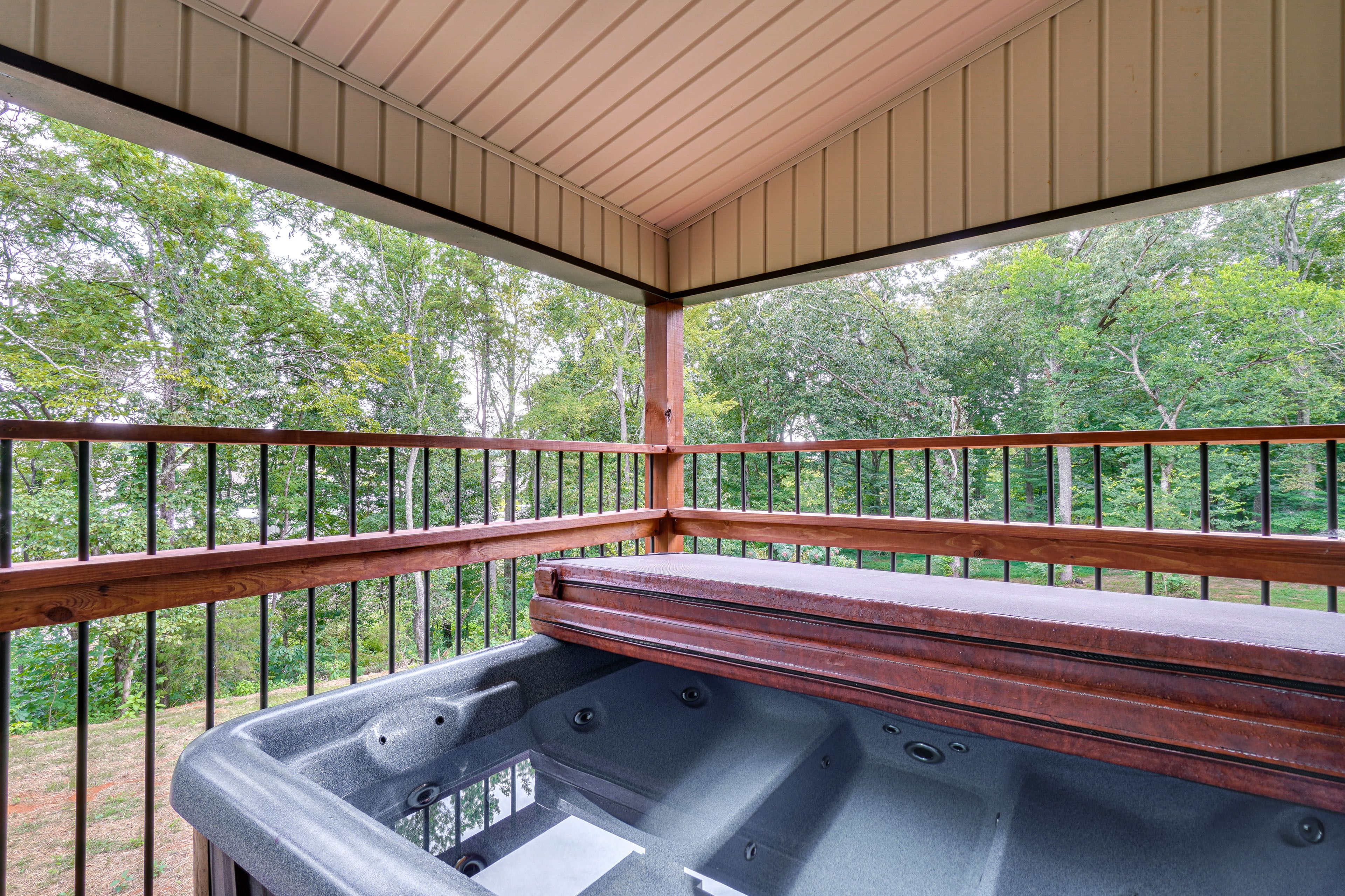 Deck | Private Hot Tub