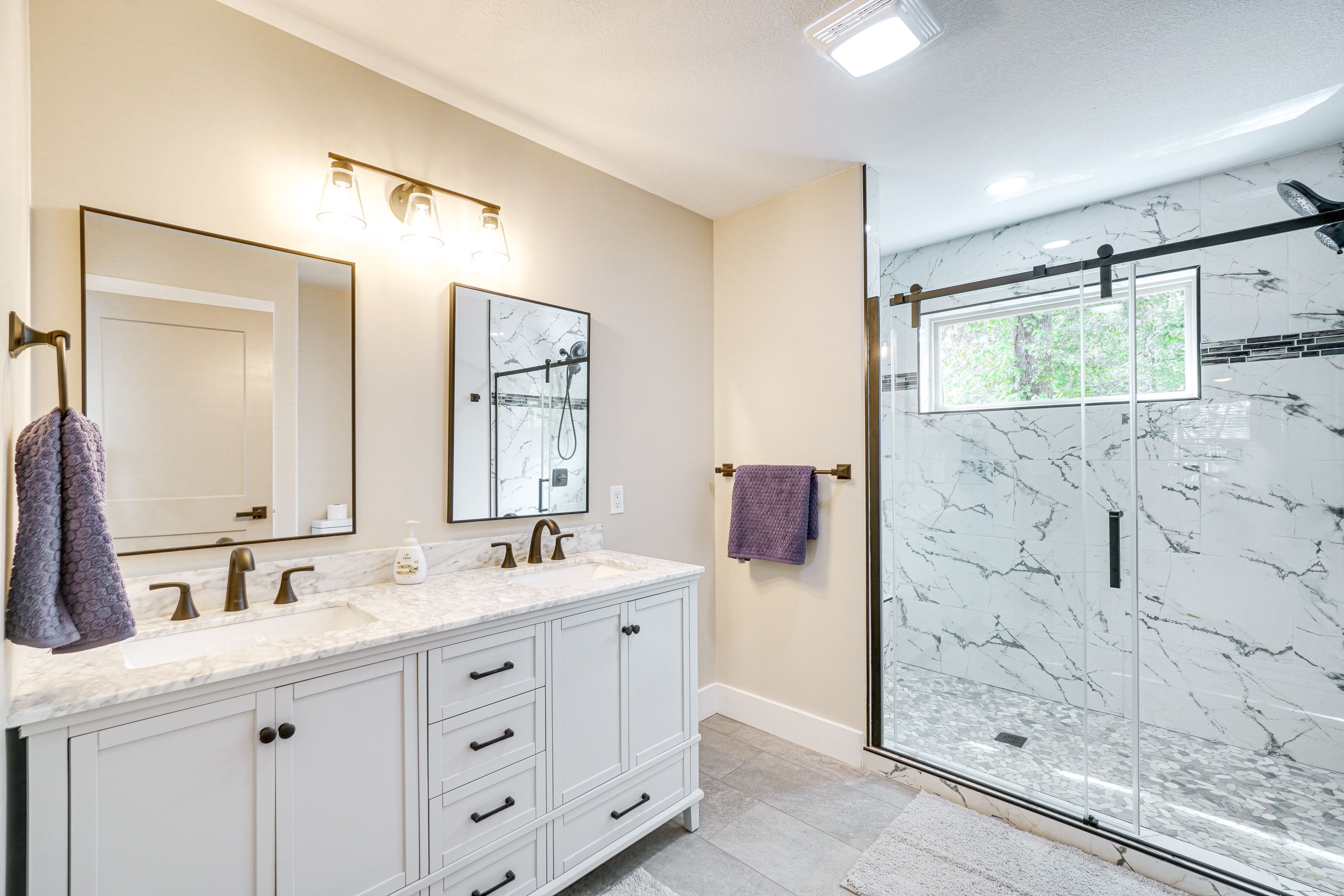 En-Suite Bathroom | 1st Floor | Towels Provided