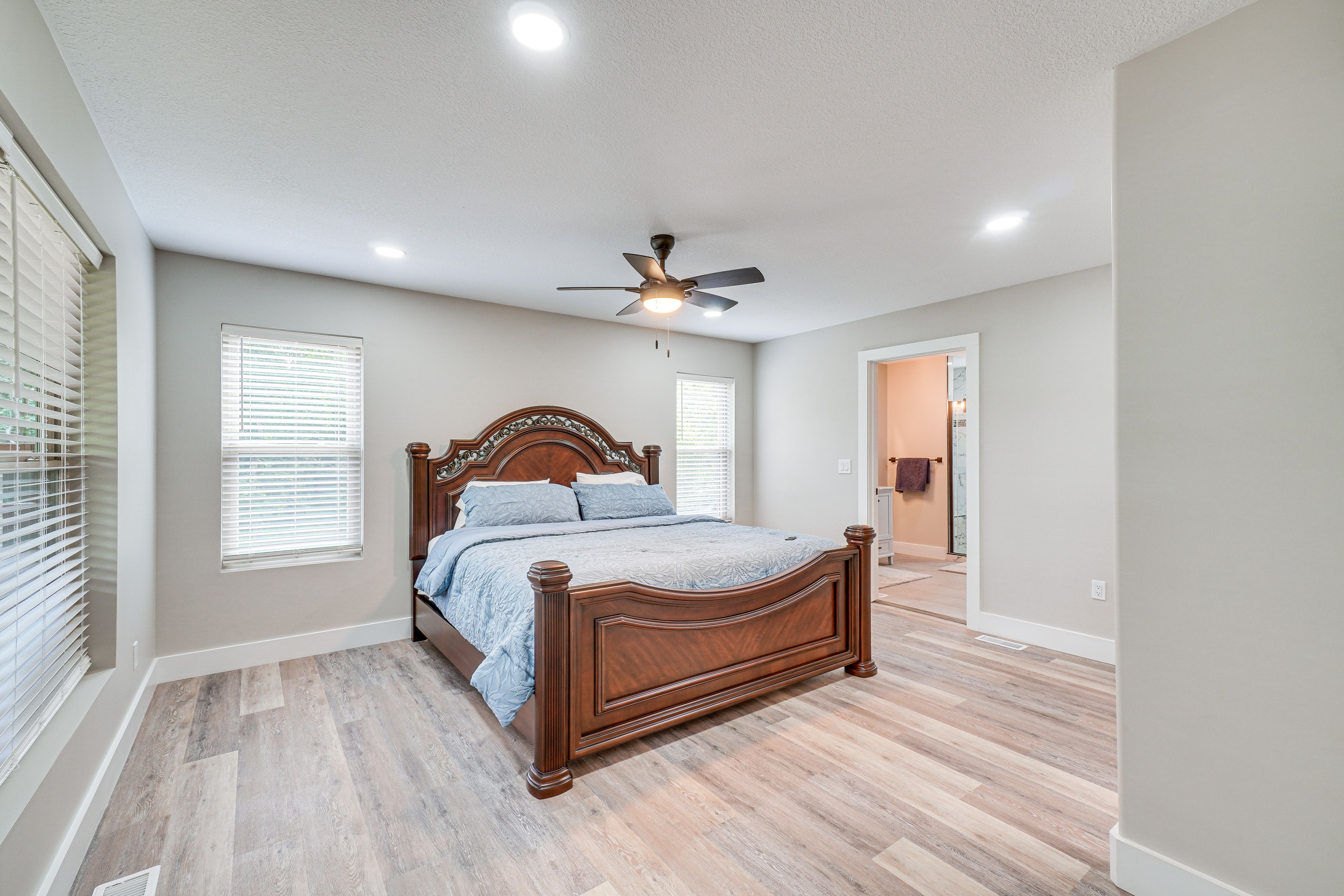 Bedroom 1 | 1st Floor | King Bed | En-Suite Bathroom